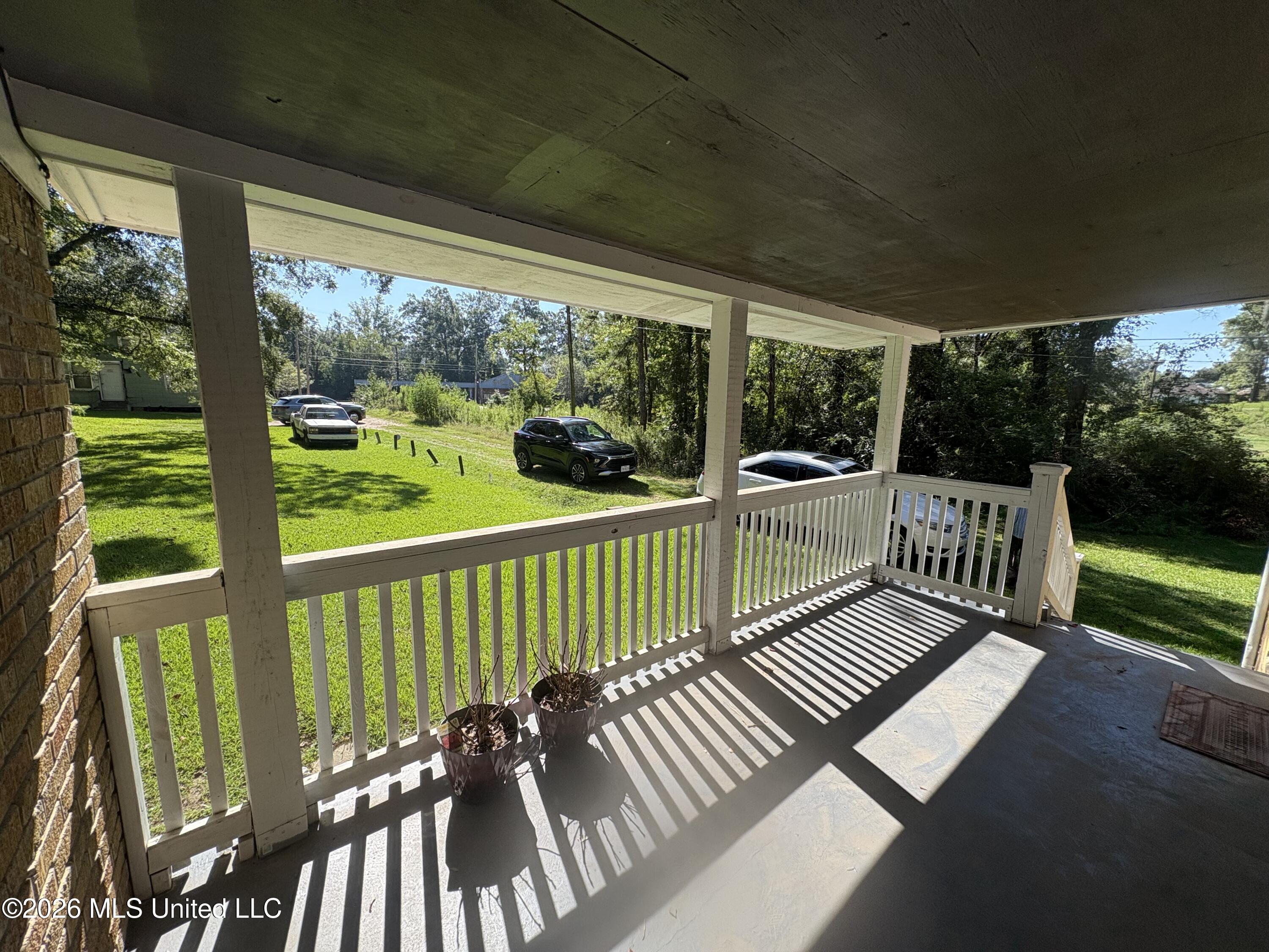 843 N Clark Avenue Property Photo 18