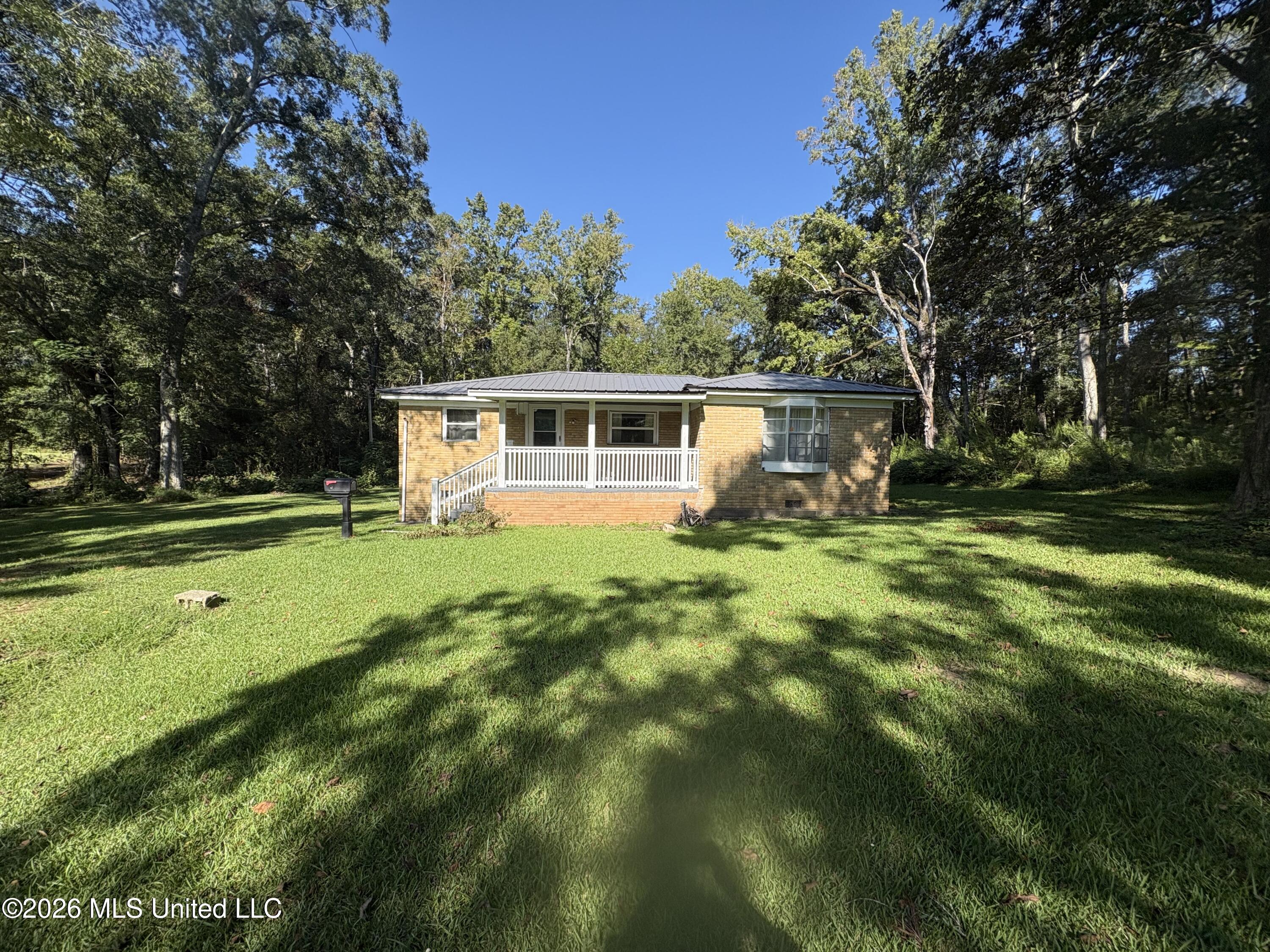 843 N Clark Avenue Property Photo 21