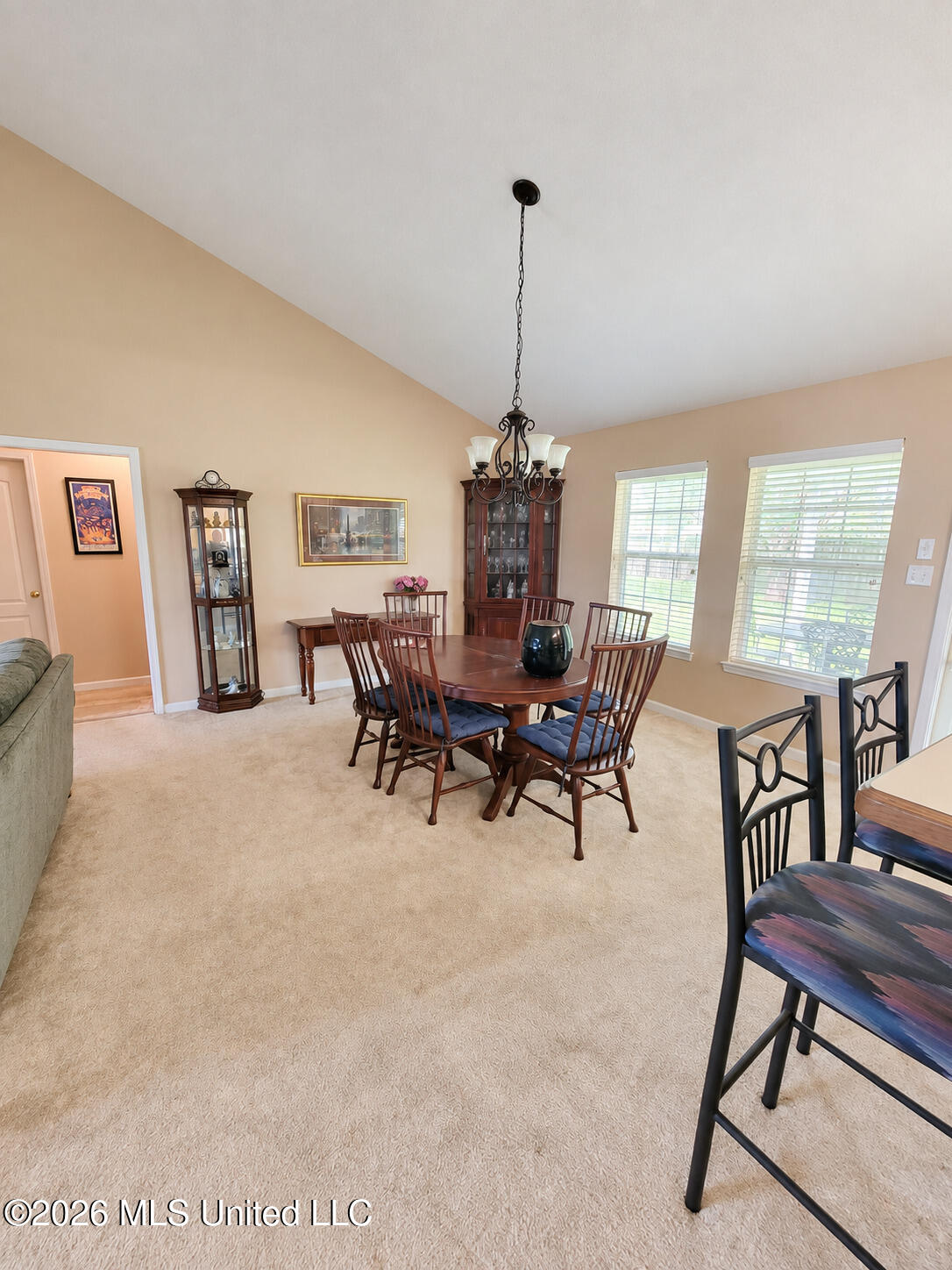 6006 Seminole Court Property Photo 2