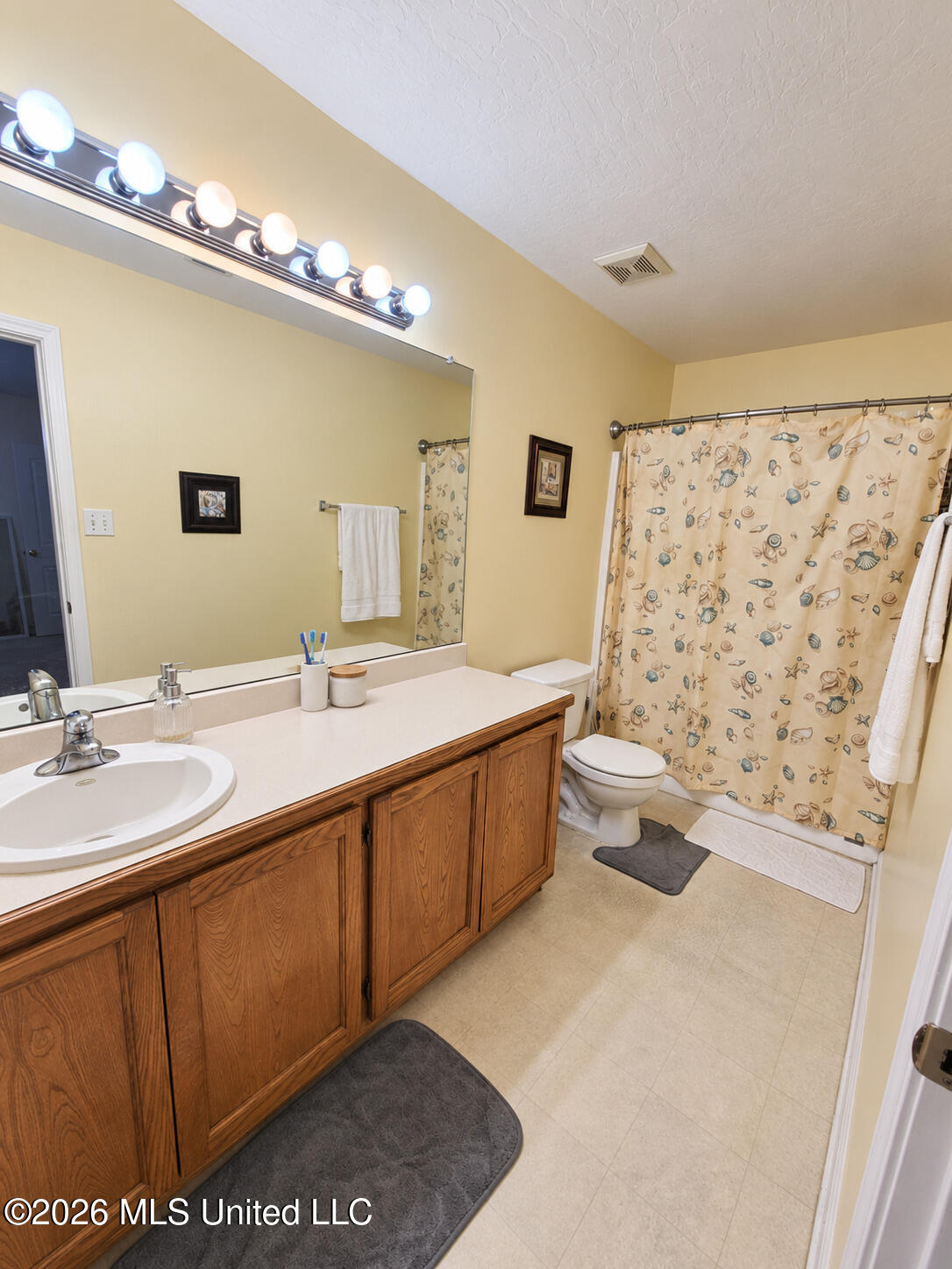6006 Seminole Court Property Photo 8
