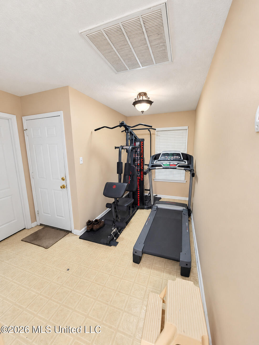 6006 Seminole Court Property Photo 11