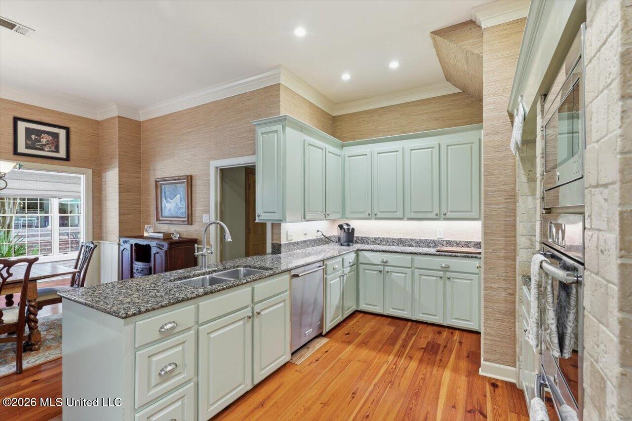 64 Saint Andrews Place Property Photo 13