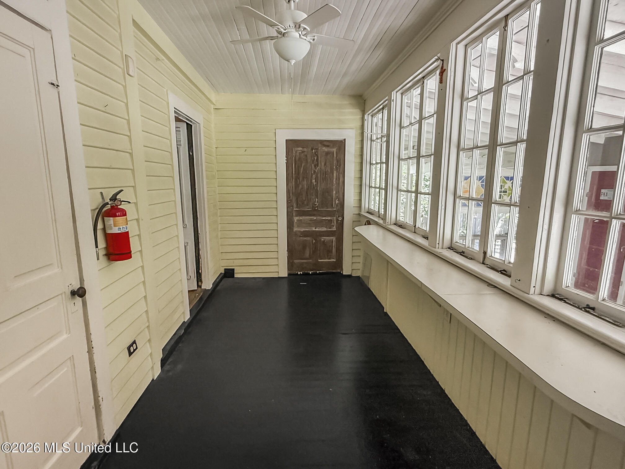 311 W Michigan Avenue Property Photo 28