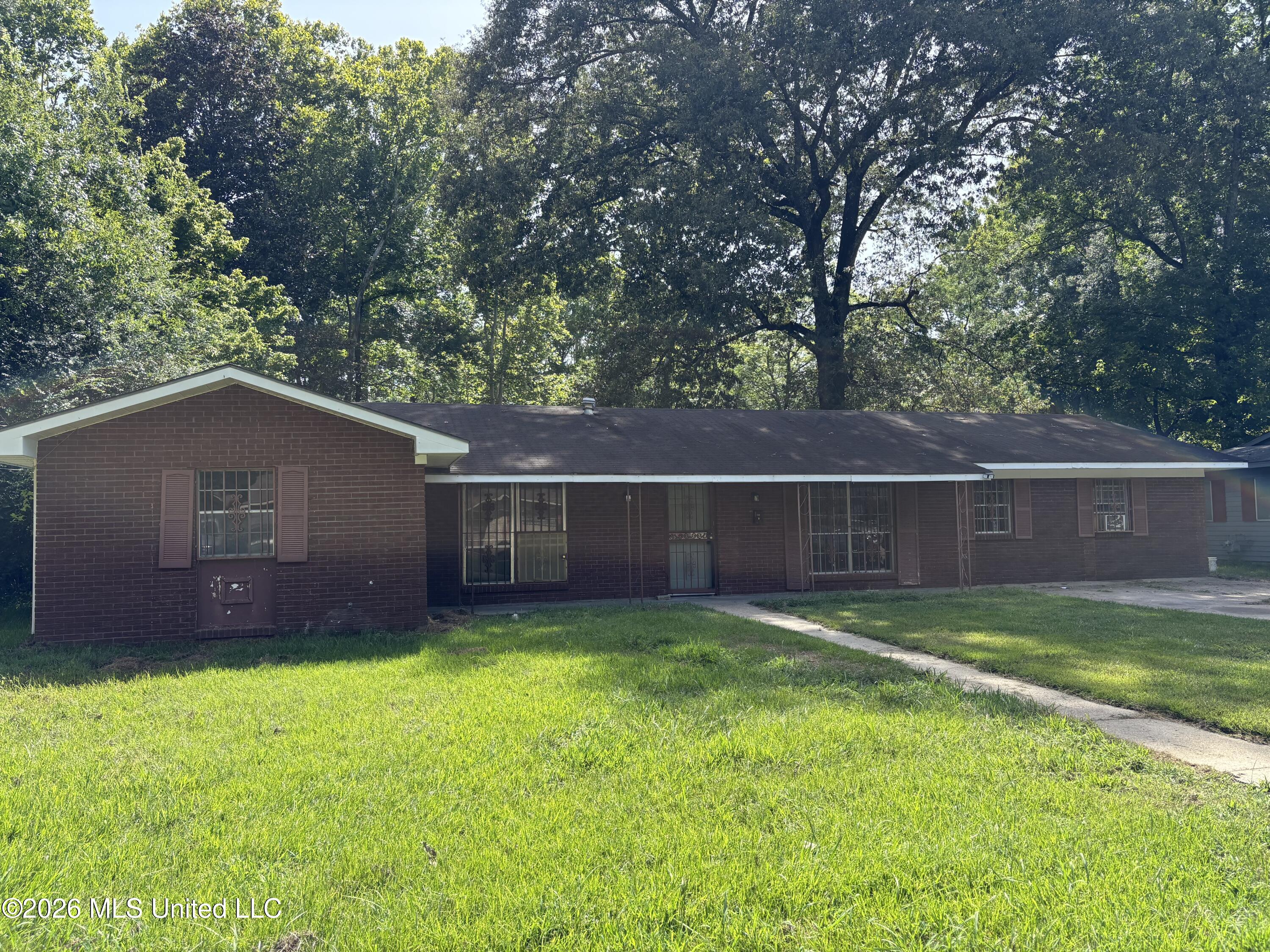 1241 Wooddell Drive Property Photo 2