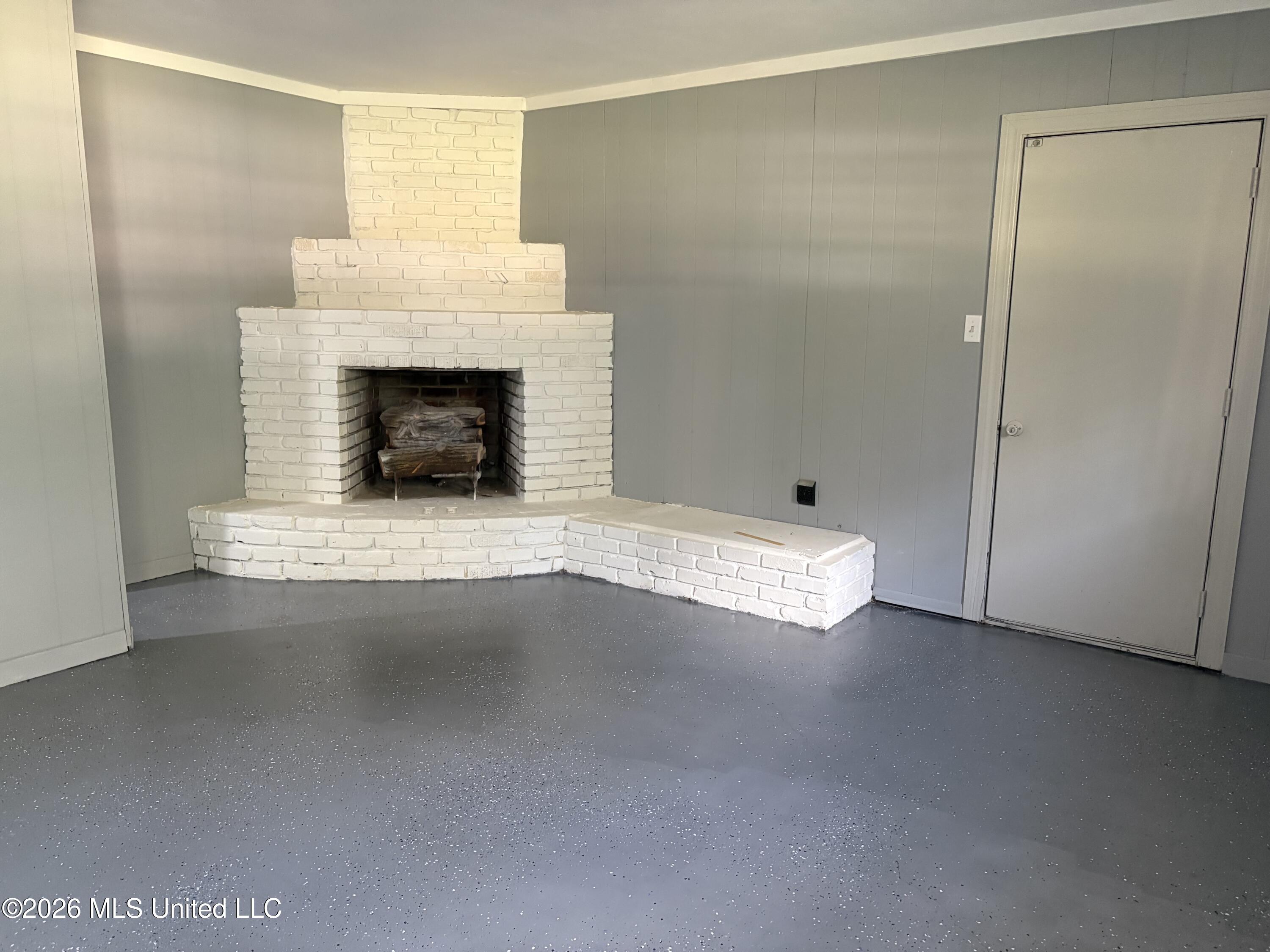 1241 Wooddell Drive Property Photo 3