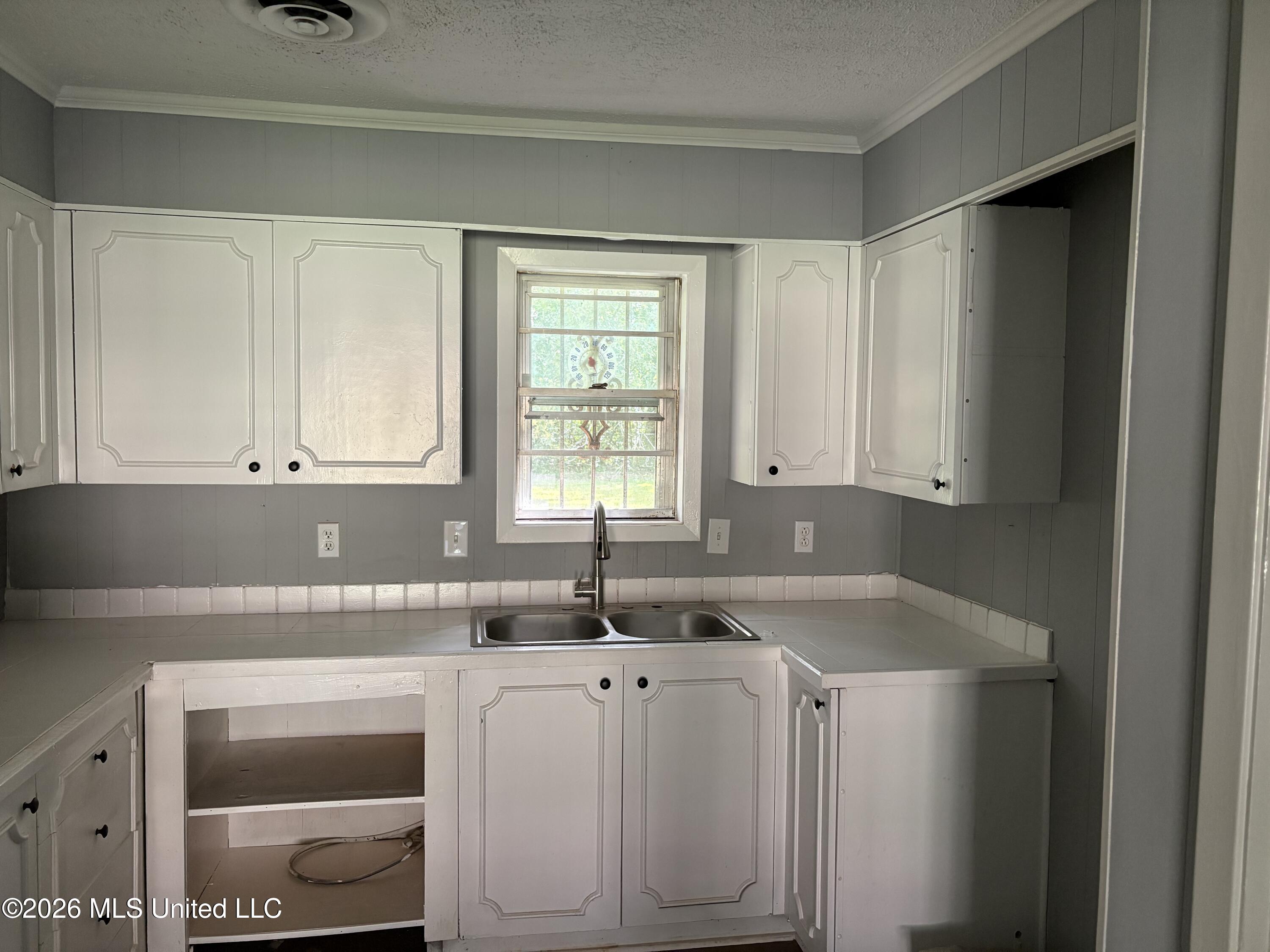 1241 Wooddell Drive Property Photo 4