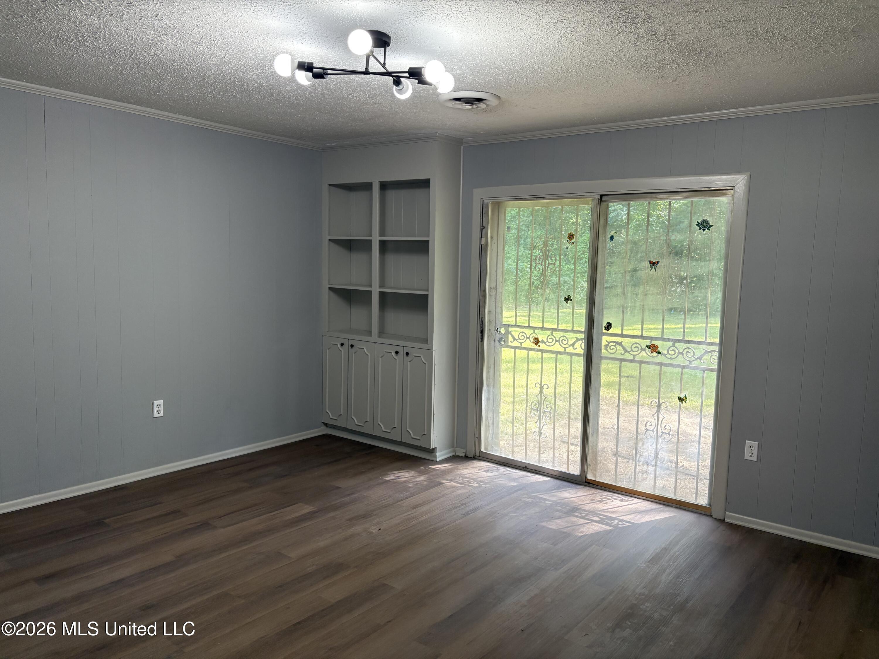 1241 Wooddell Drive Property Photo 5