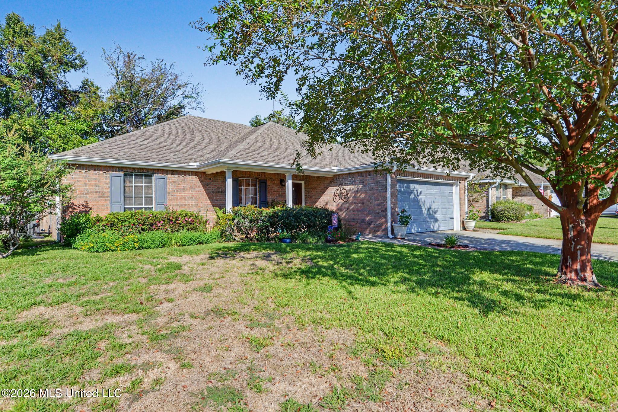 757 Waters View Drive Property Photo 2