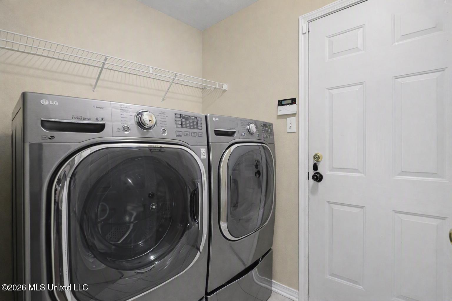 757 Waters View Drive Property Photo 5