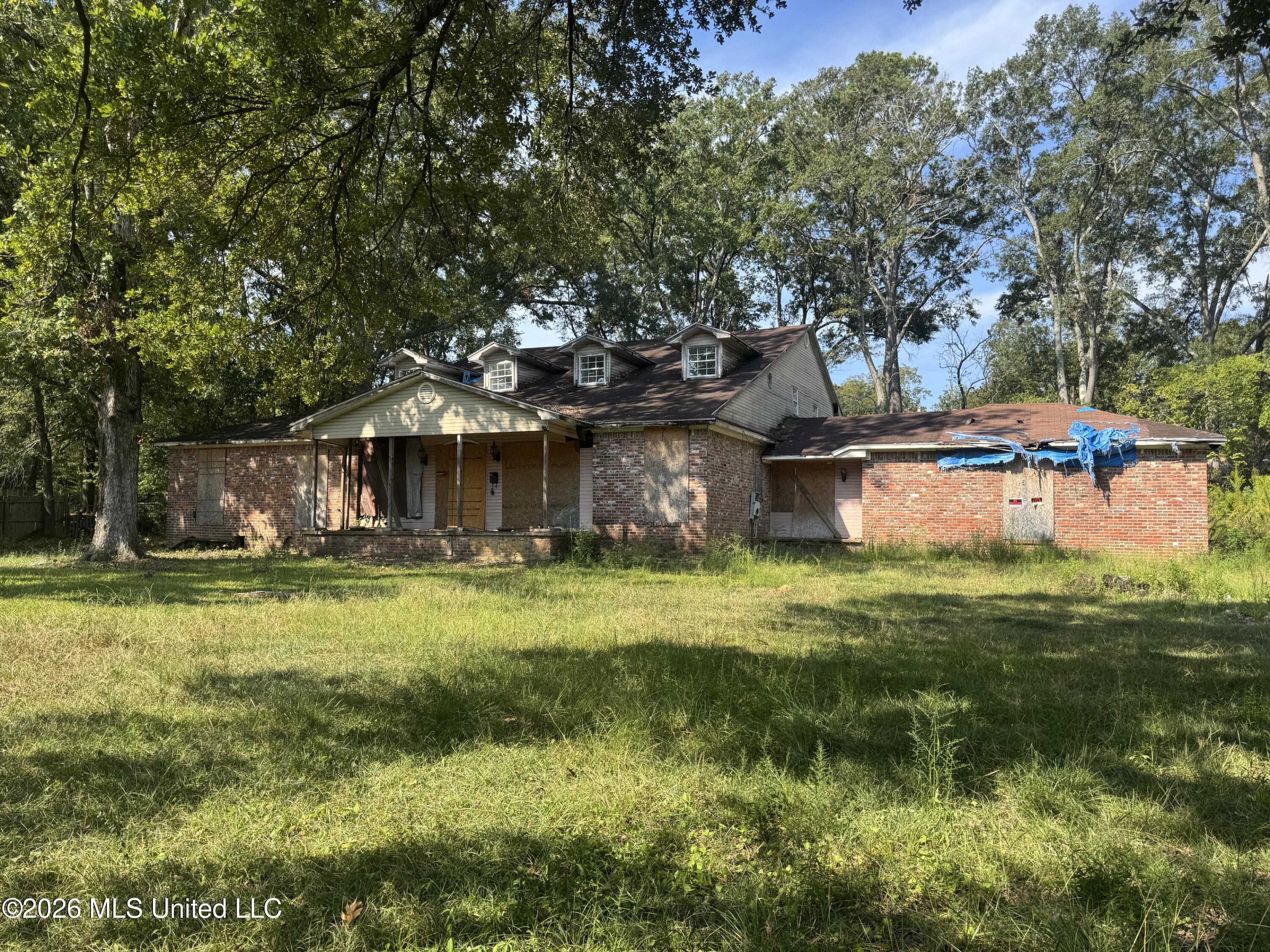 3943 Meadowlane Drive Property Photo 1