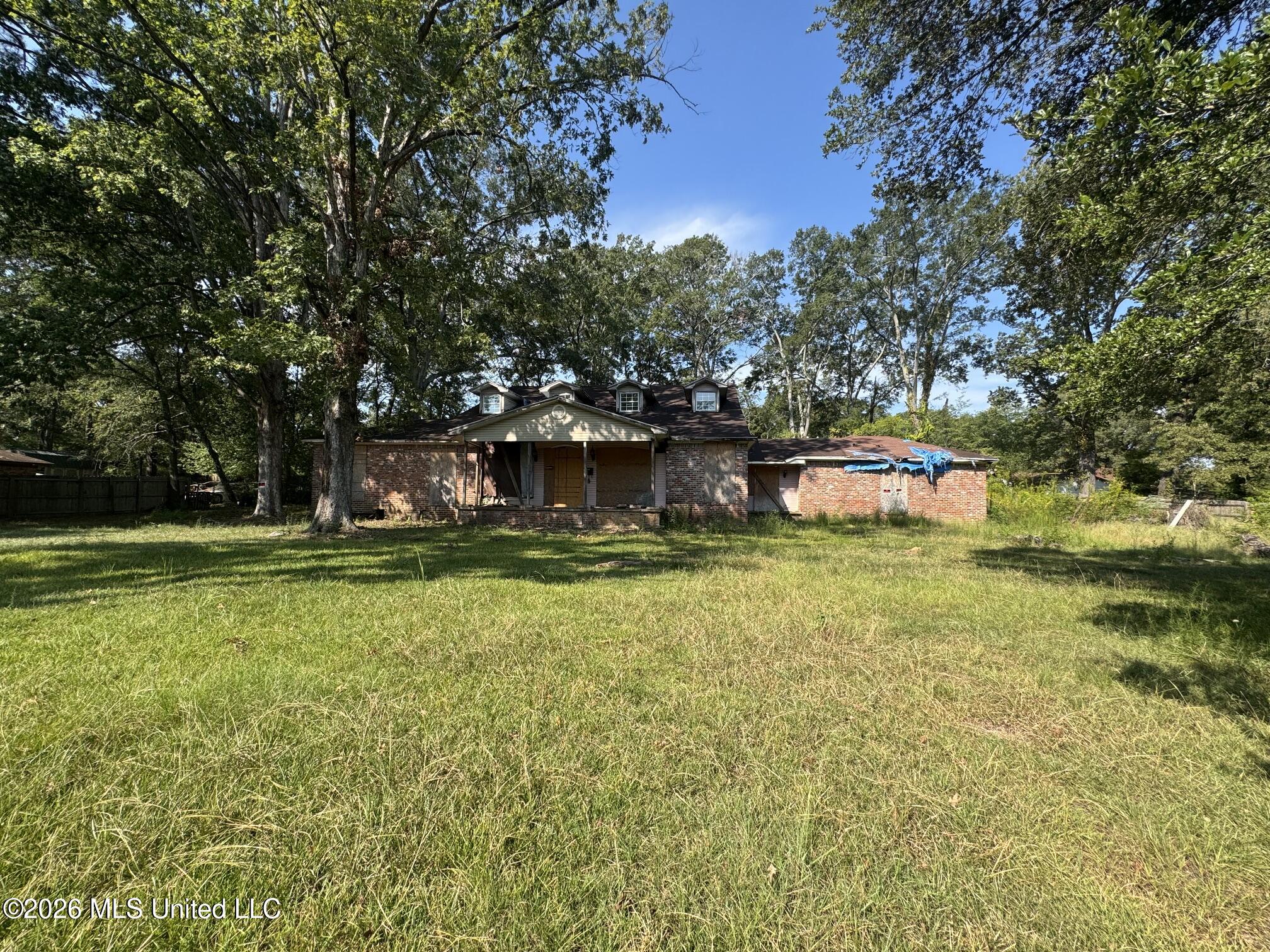 3943 Meadowlane Drive Property Photo 3