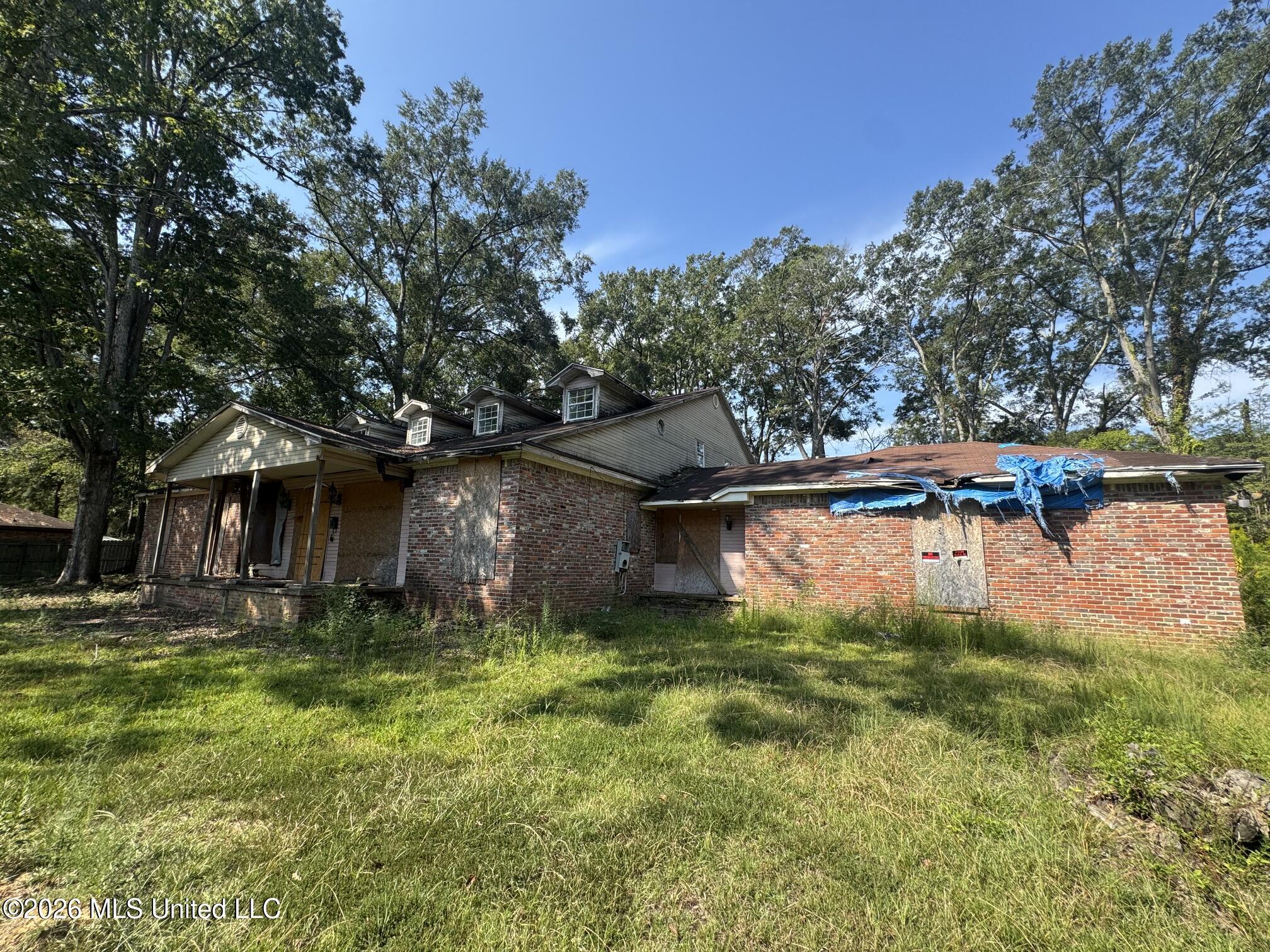 3943 Meadowlane Drive Property Photo 5