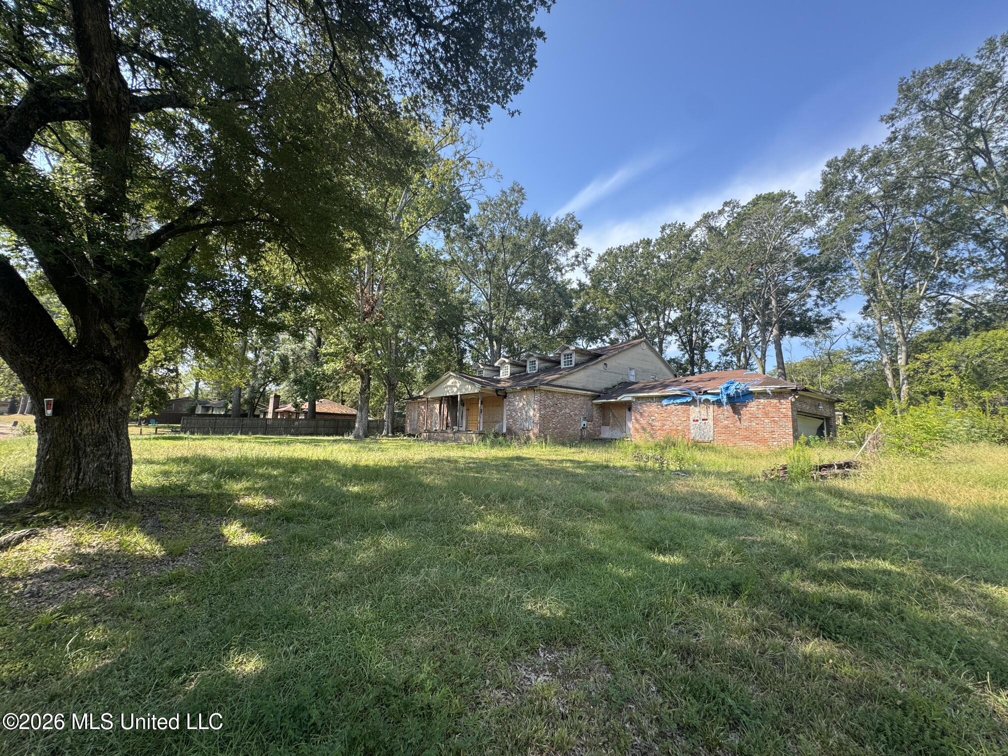 3943 Meadowlane Drive Property Photo 7