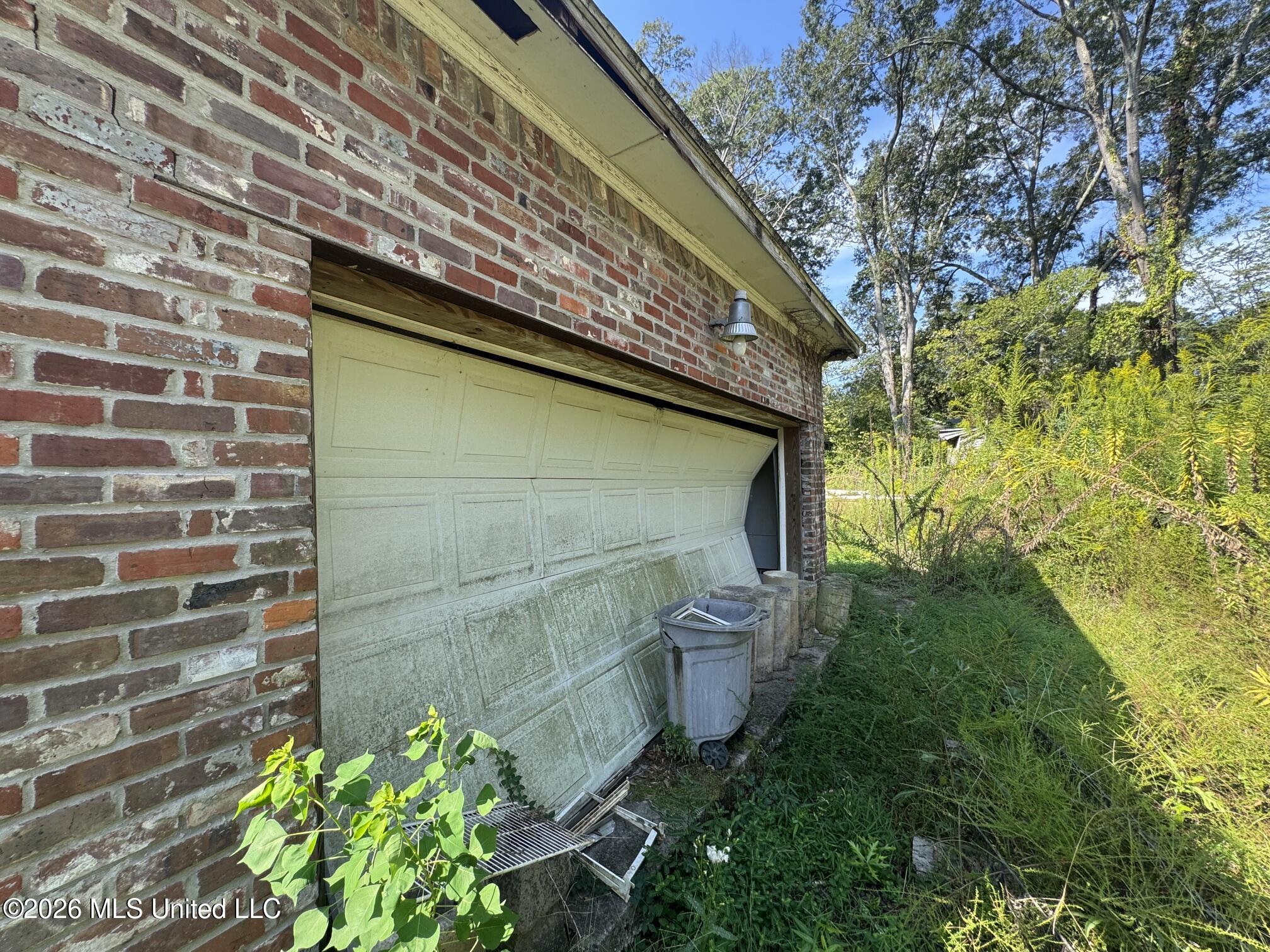3943 Meadowlane Drive Property Photo 9