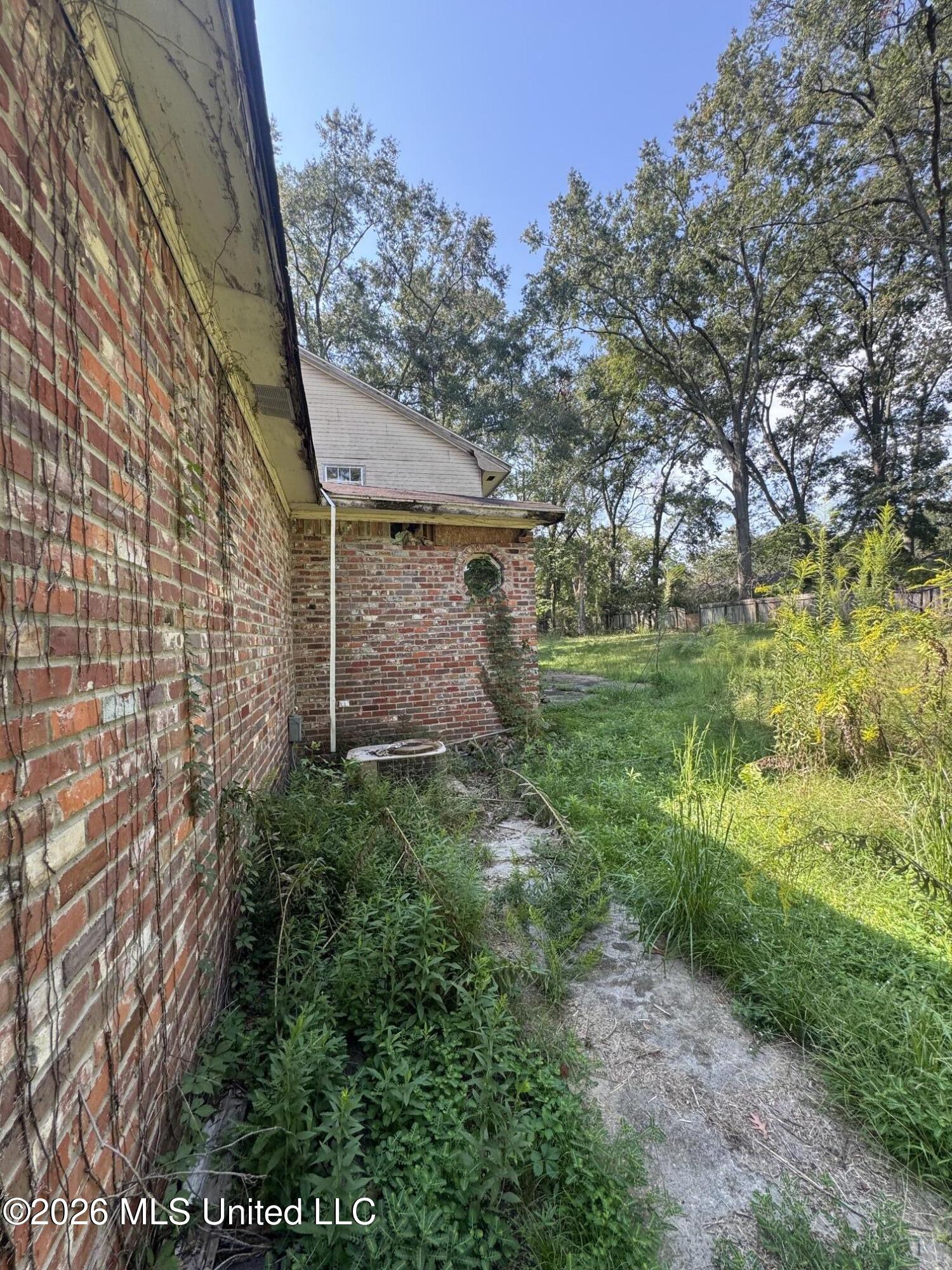 3943 Meadowlane Drive Property Photo 10