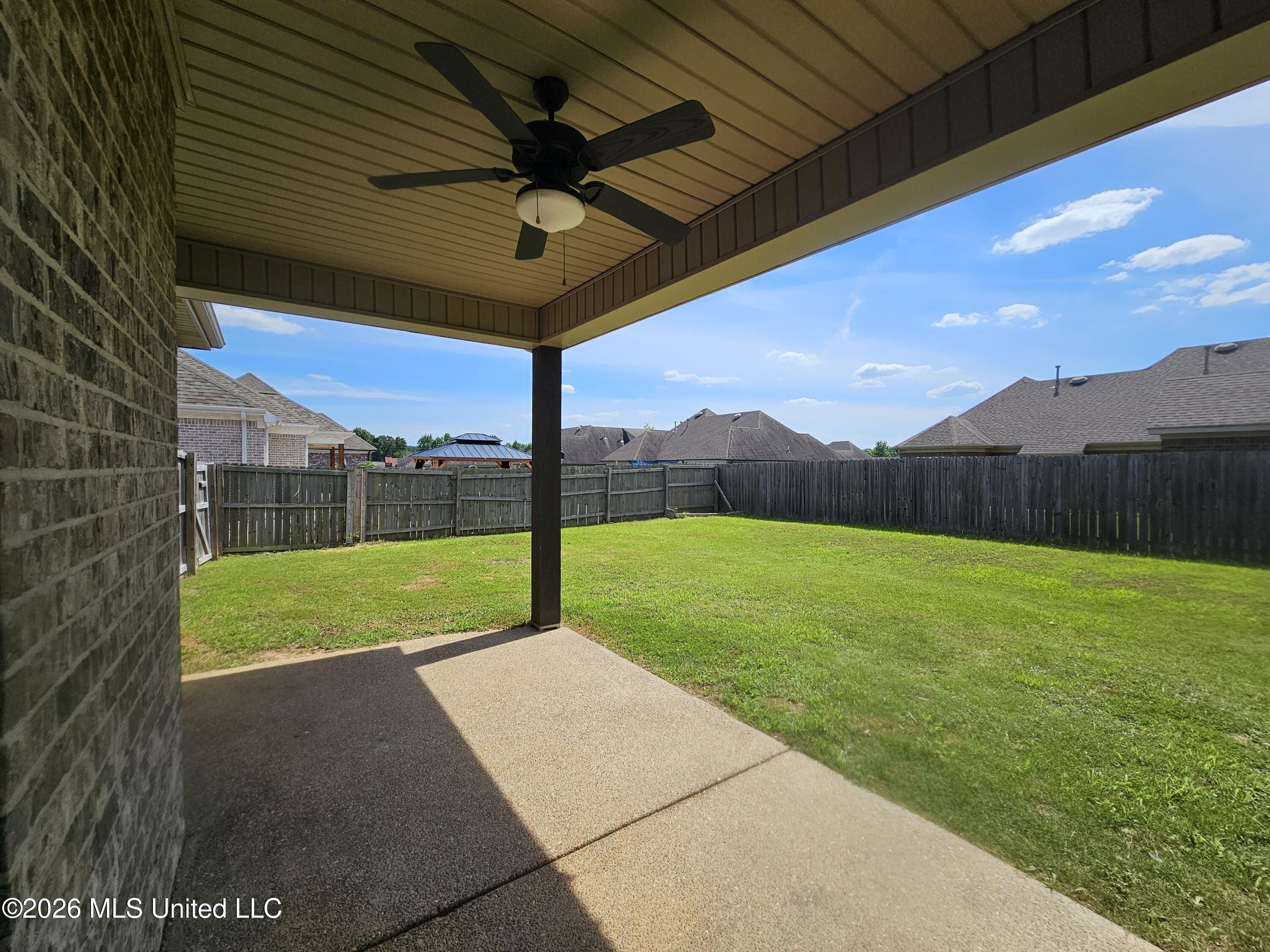 4139 E Vineyard Drive Property Photo 2