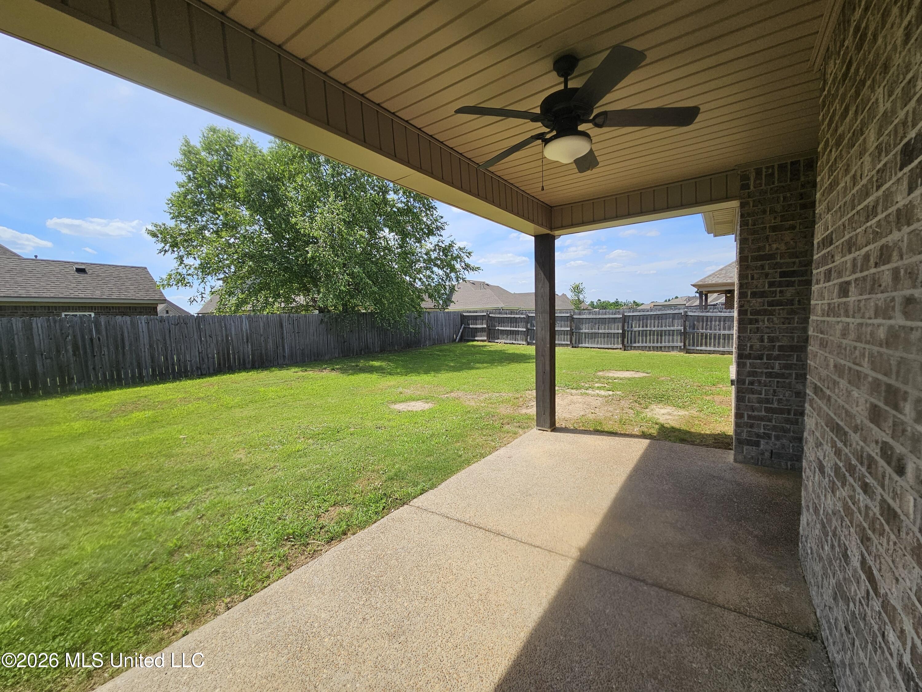 4139 E Vineyard Drive Property Photo 3
