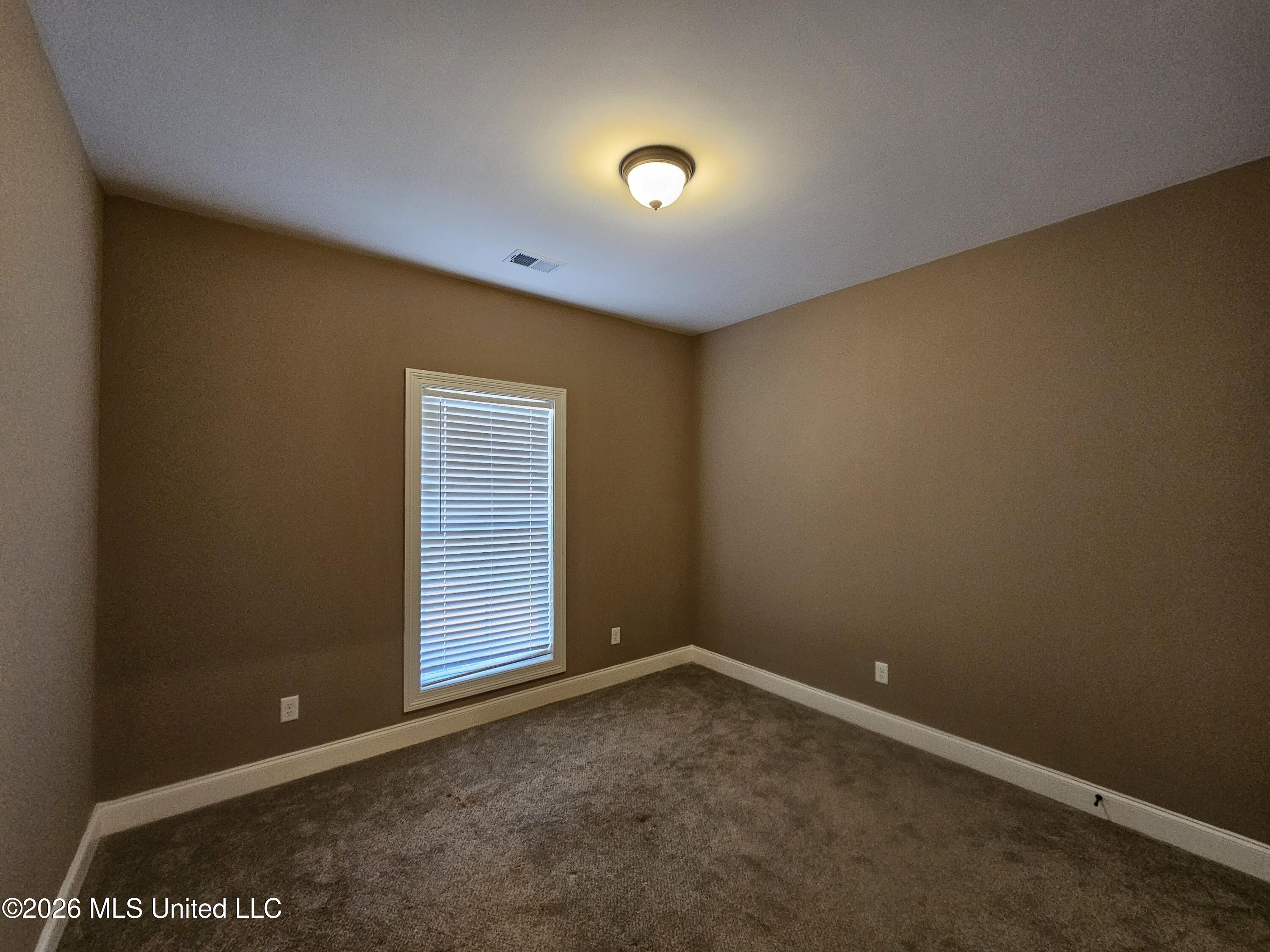 4139 E Vineyard Drive Property Photo 5