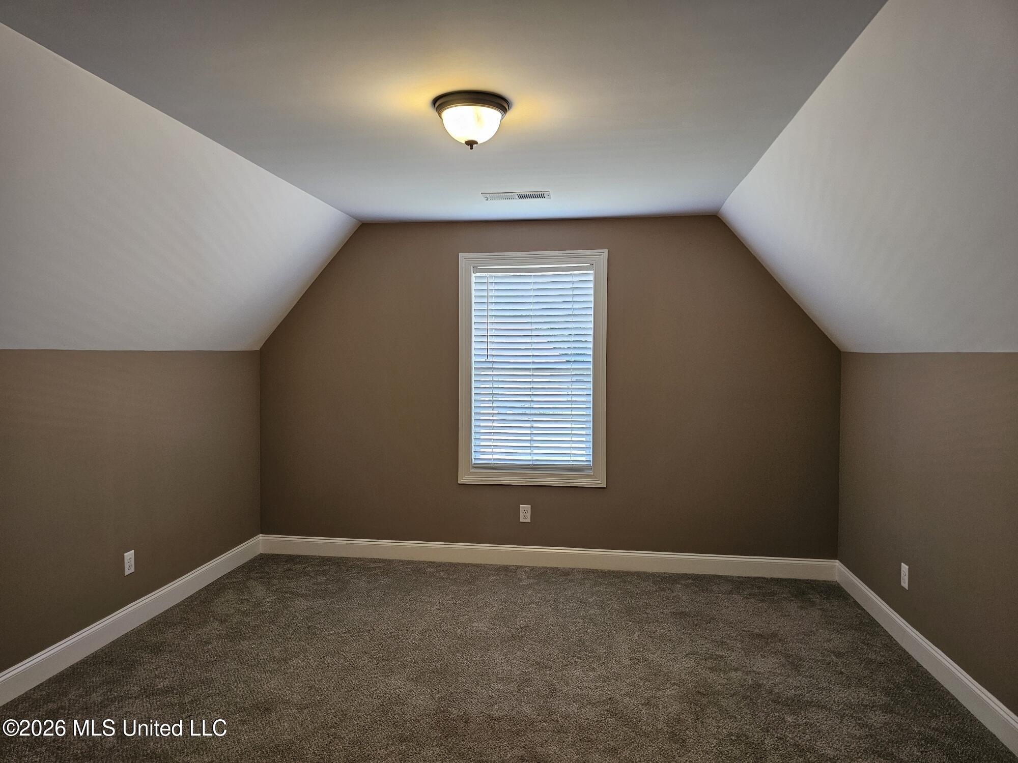 4139 E Vineyard Drive Property Photo 6