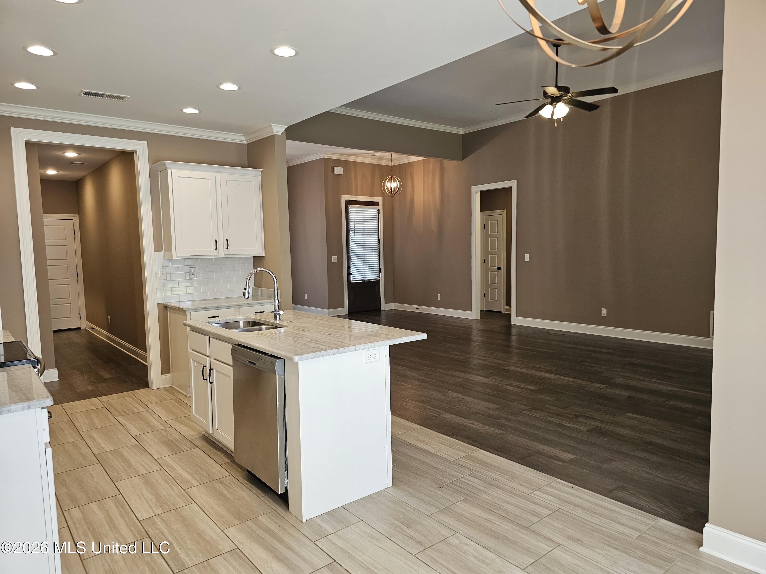 4139 E Vineyard Drive Property Photo 7