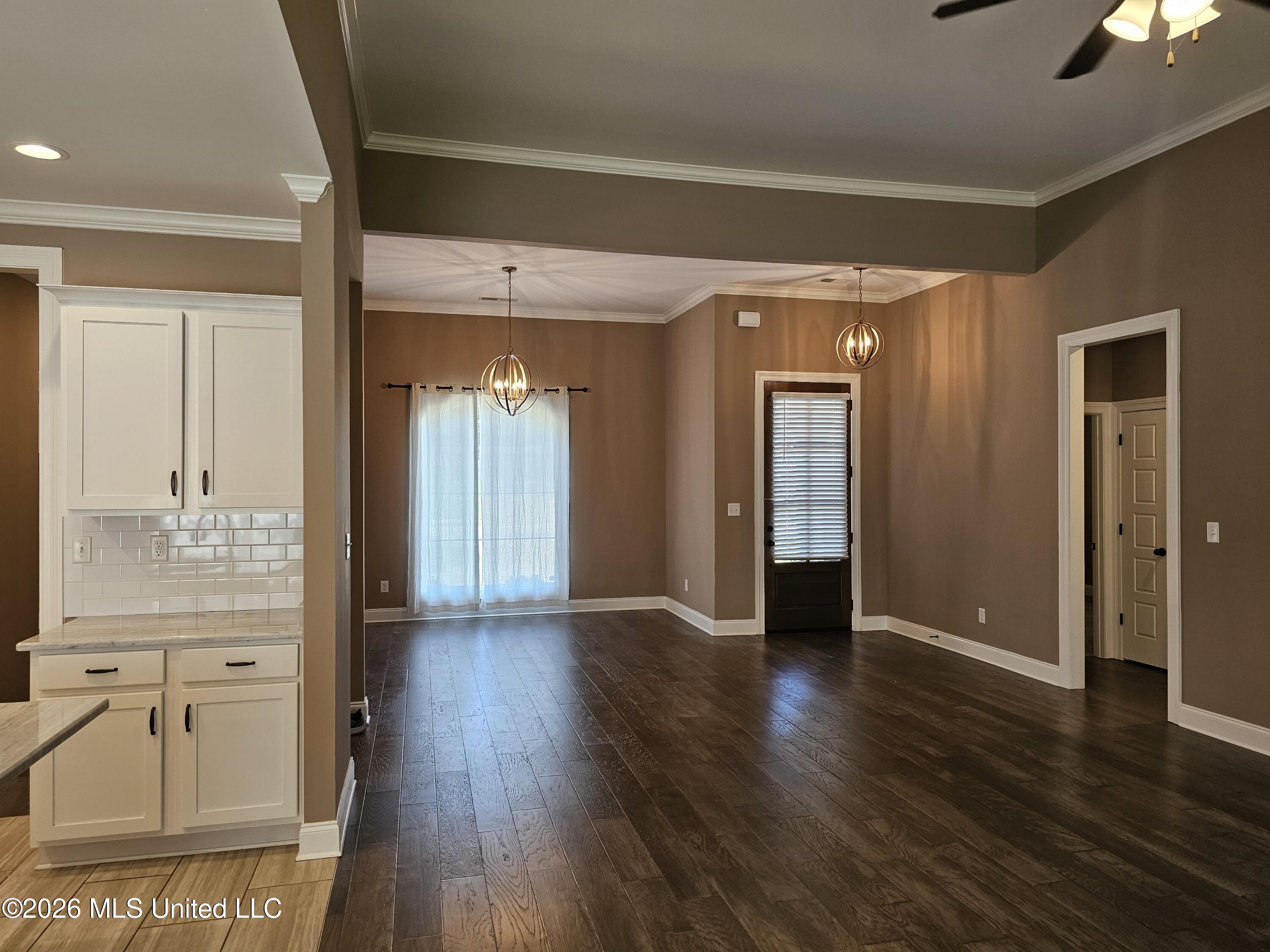 4139 E Vineyard Drive Property Photo 8