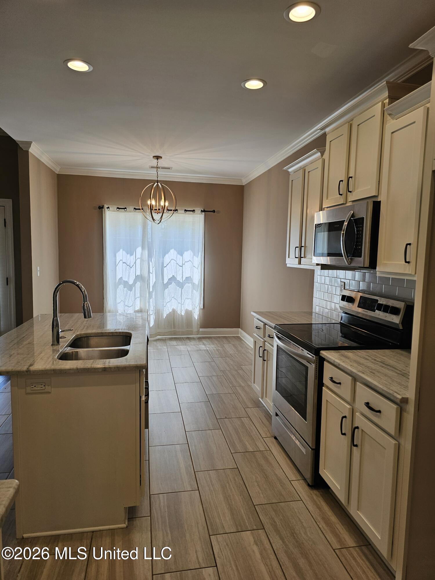 4139 E Vineyard Drive Property Photo 15