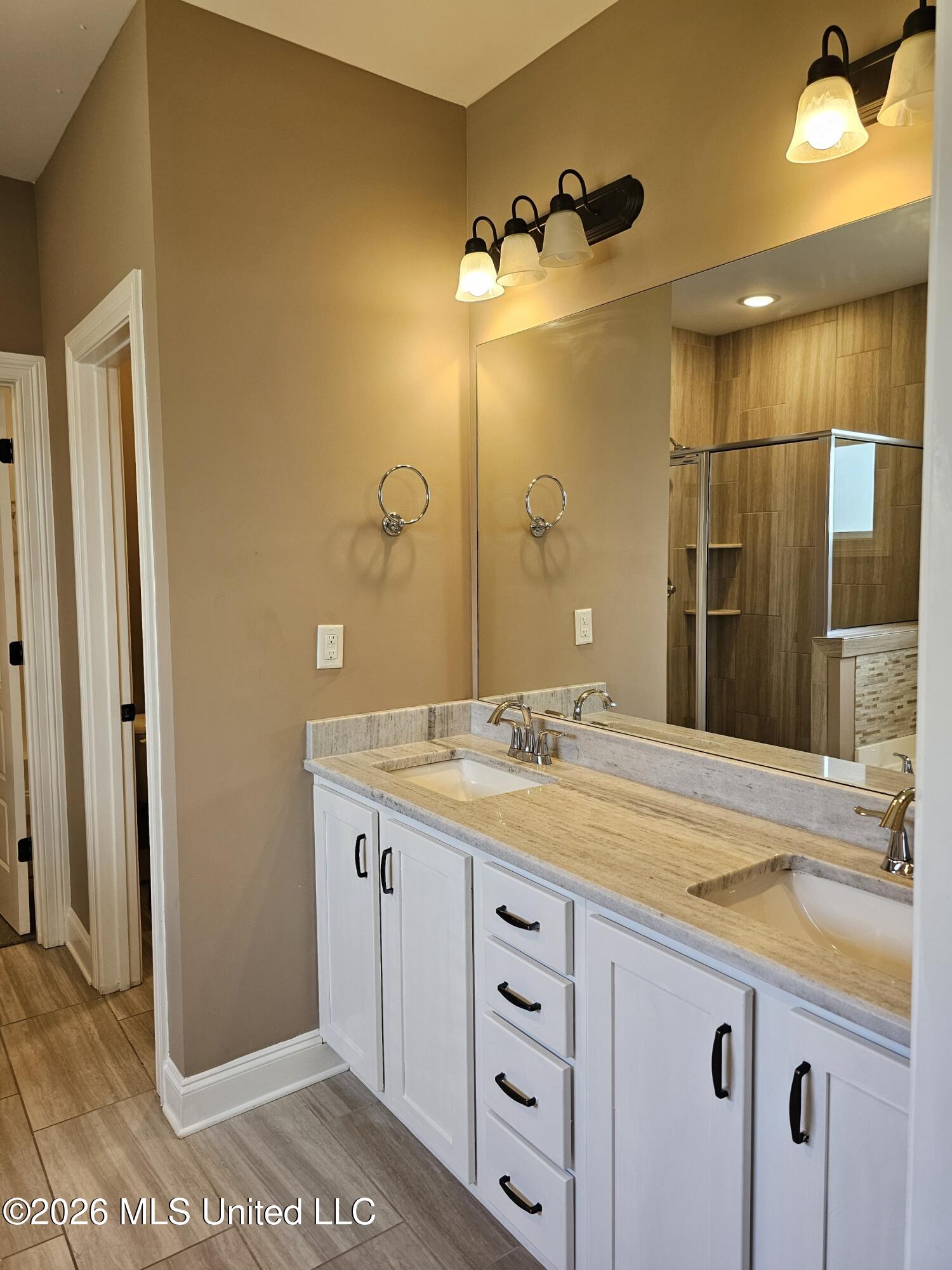 4139 E Vineyard Drive Property Photo 25