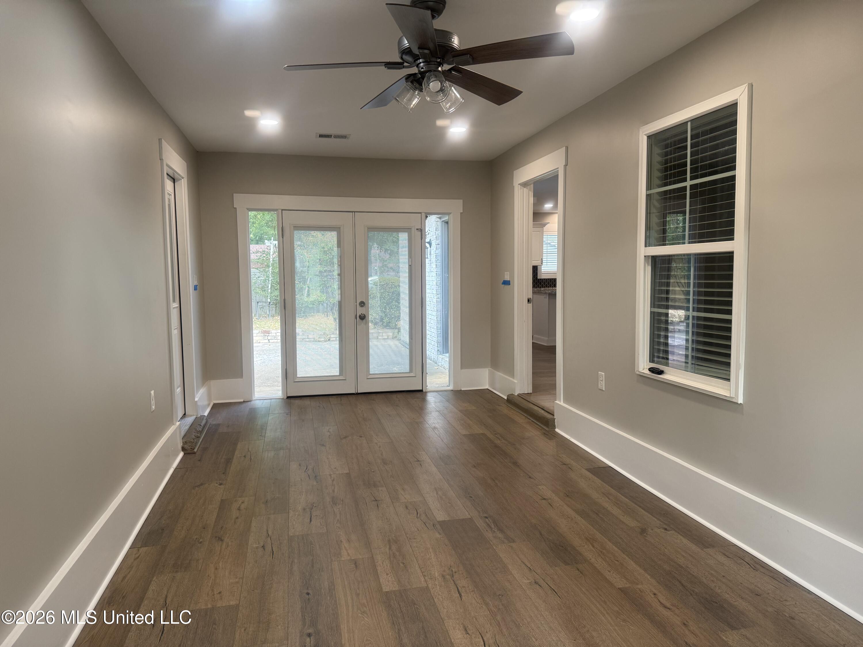 538 Pin Oak Point Property Photo 3