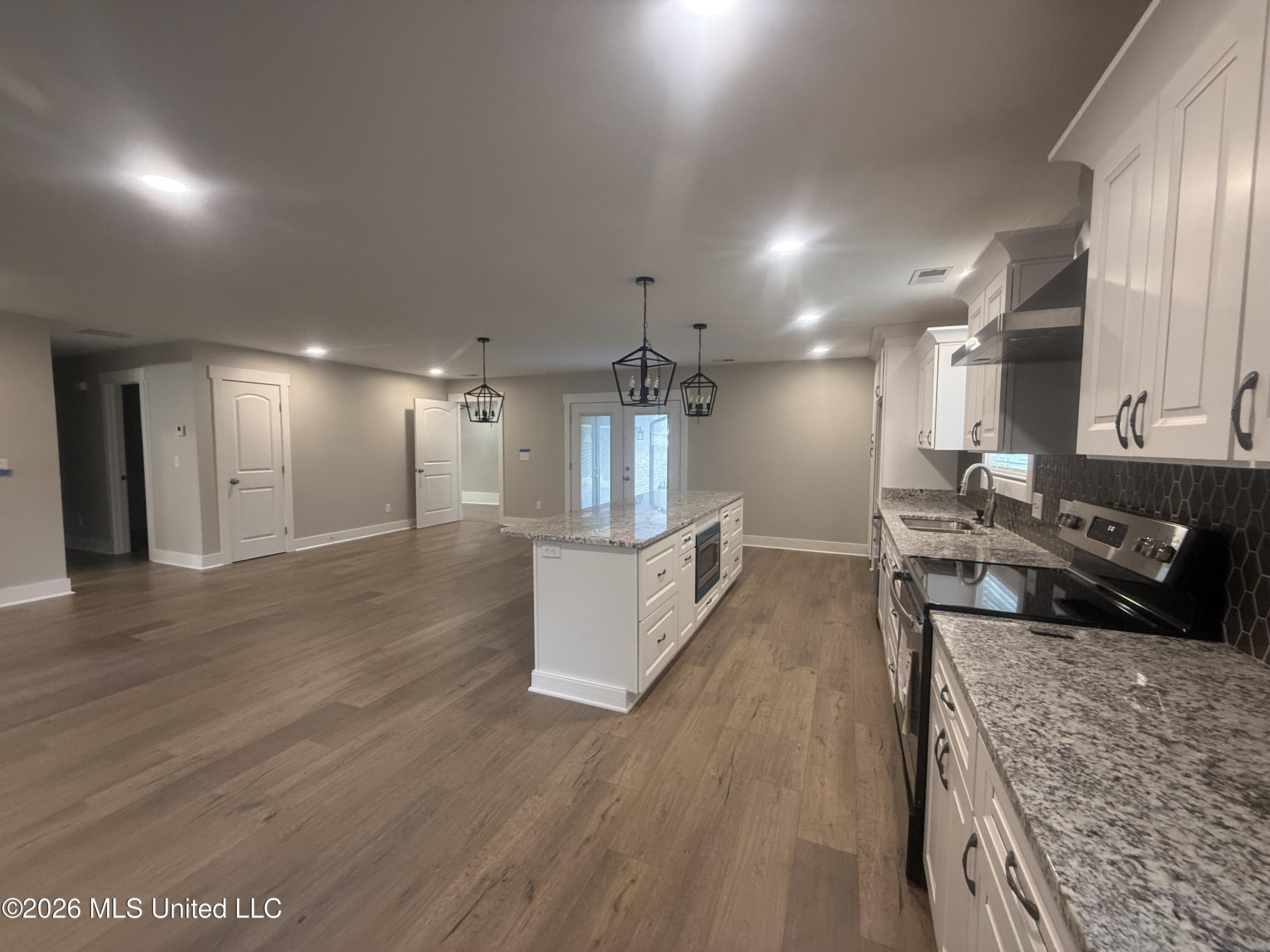 538 Pin Oak Point Property Photo 6