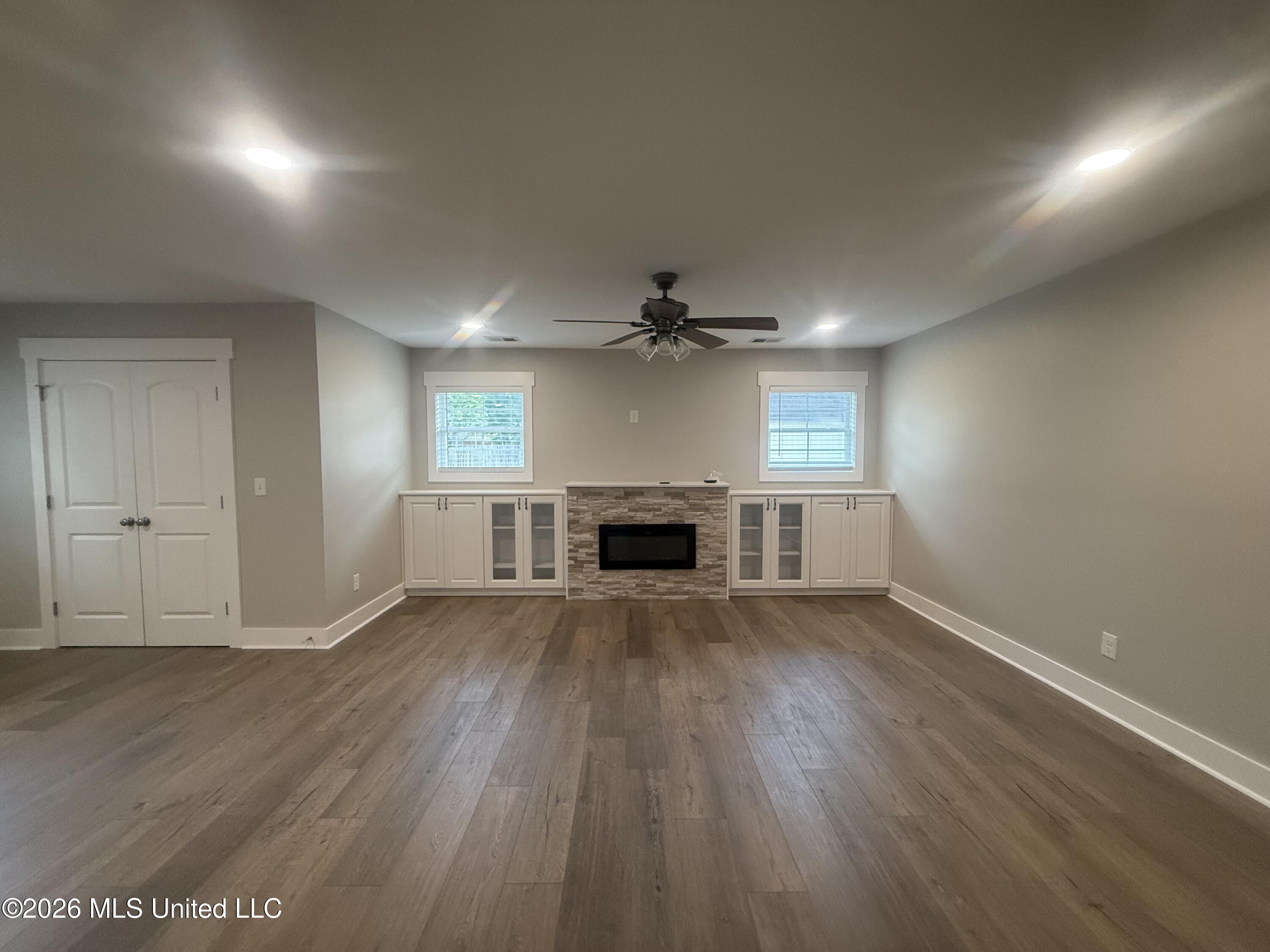 538 Pin Oak Point Property Photo 10