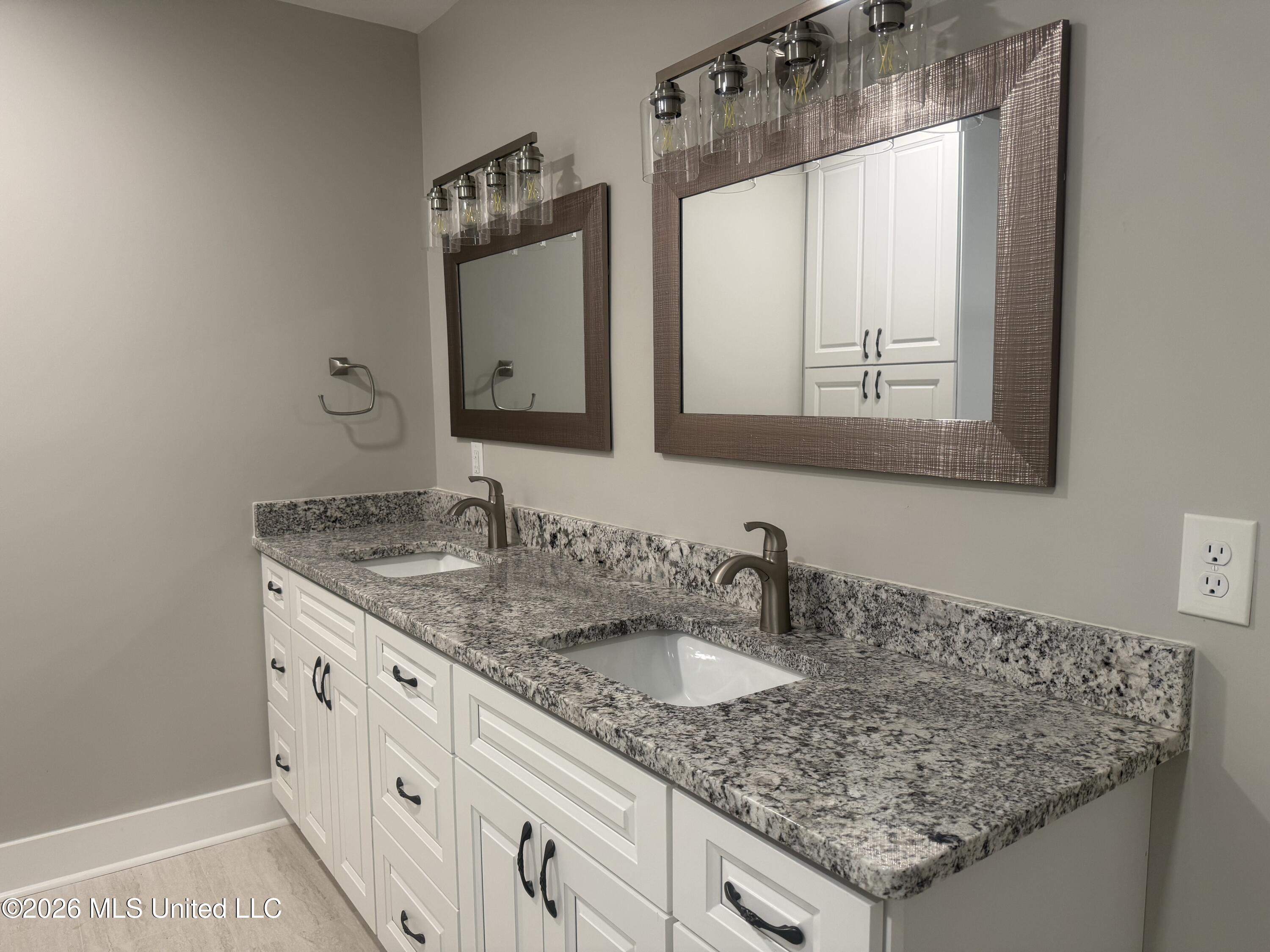 538 Pin Oak Point Property Photo 18