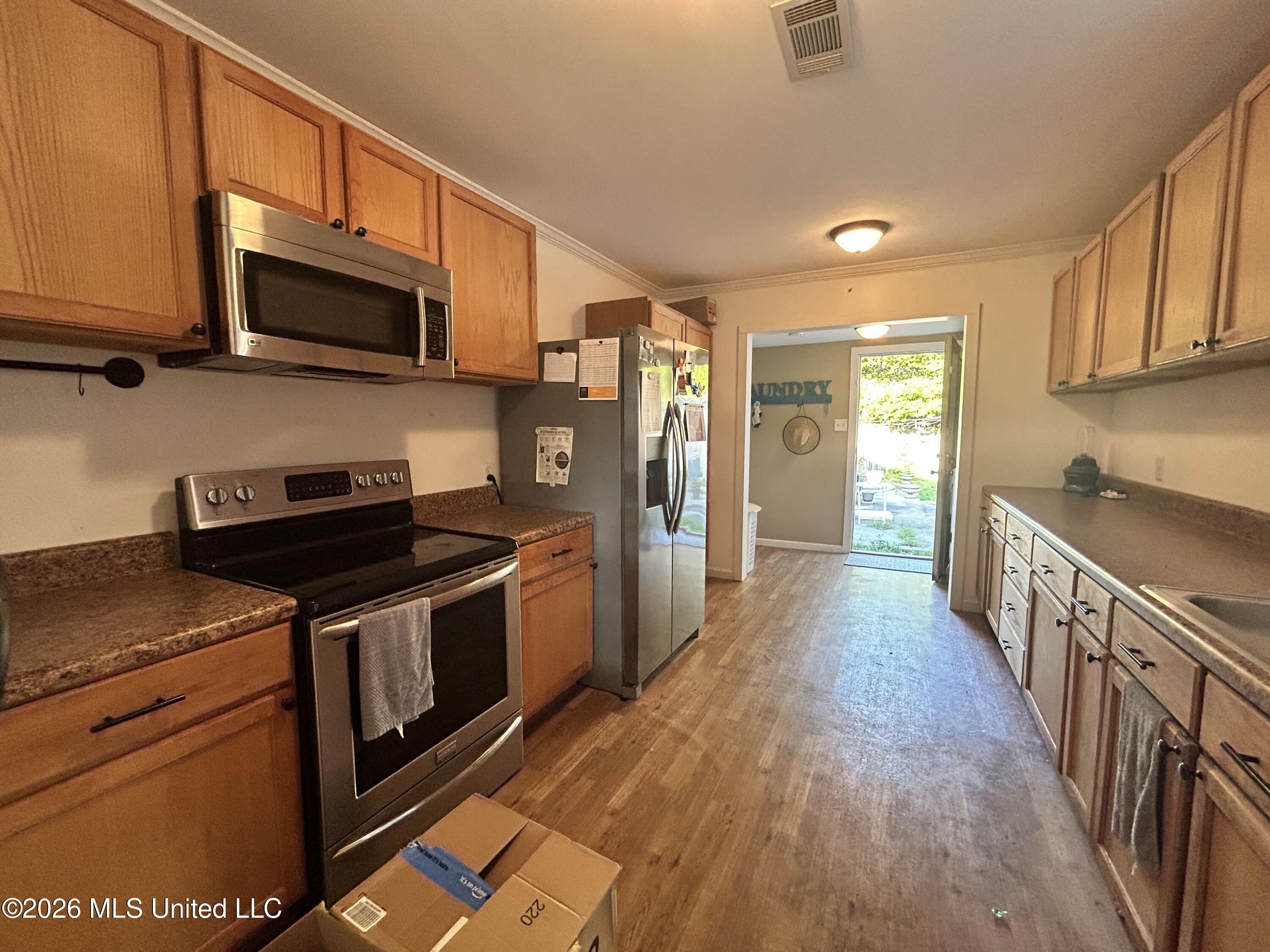 179 Dahlia Street Property Photo 5