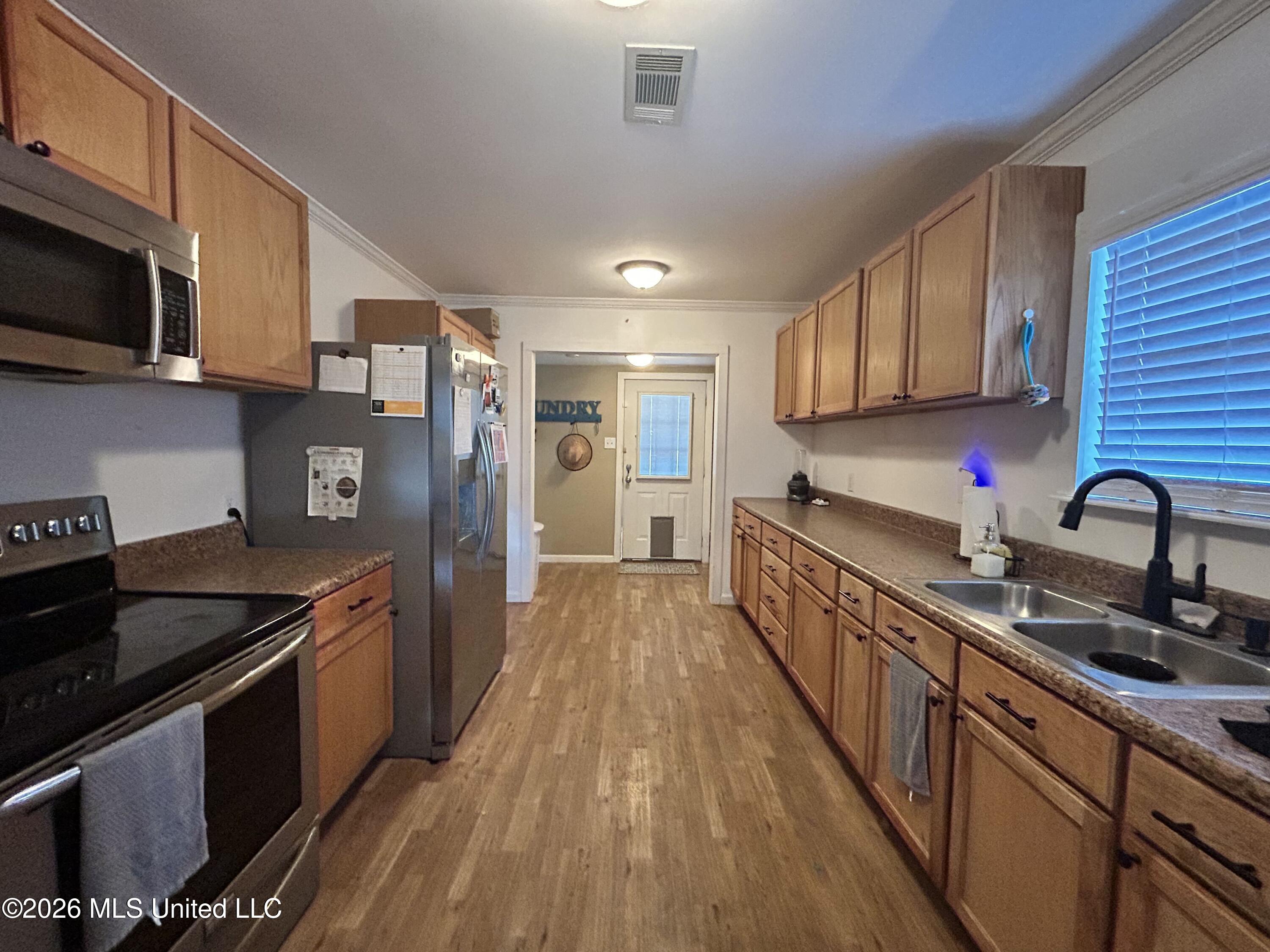 179 Dahlia Street Property Photo 6