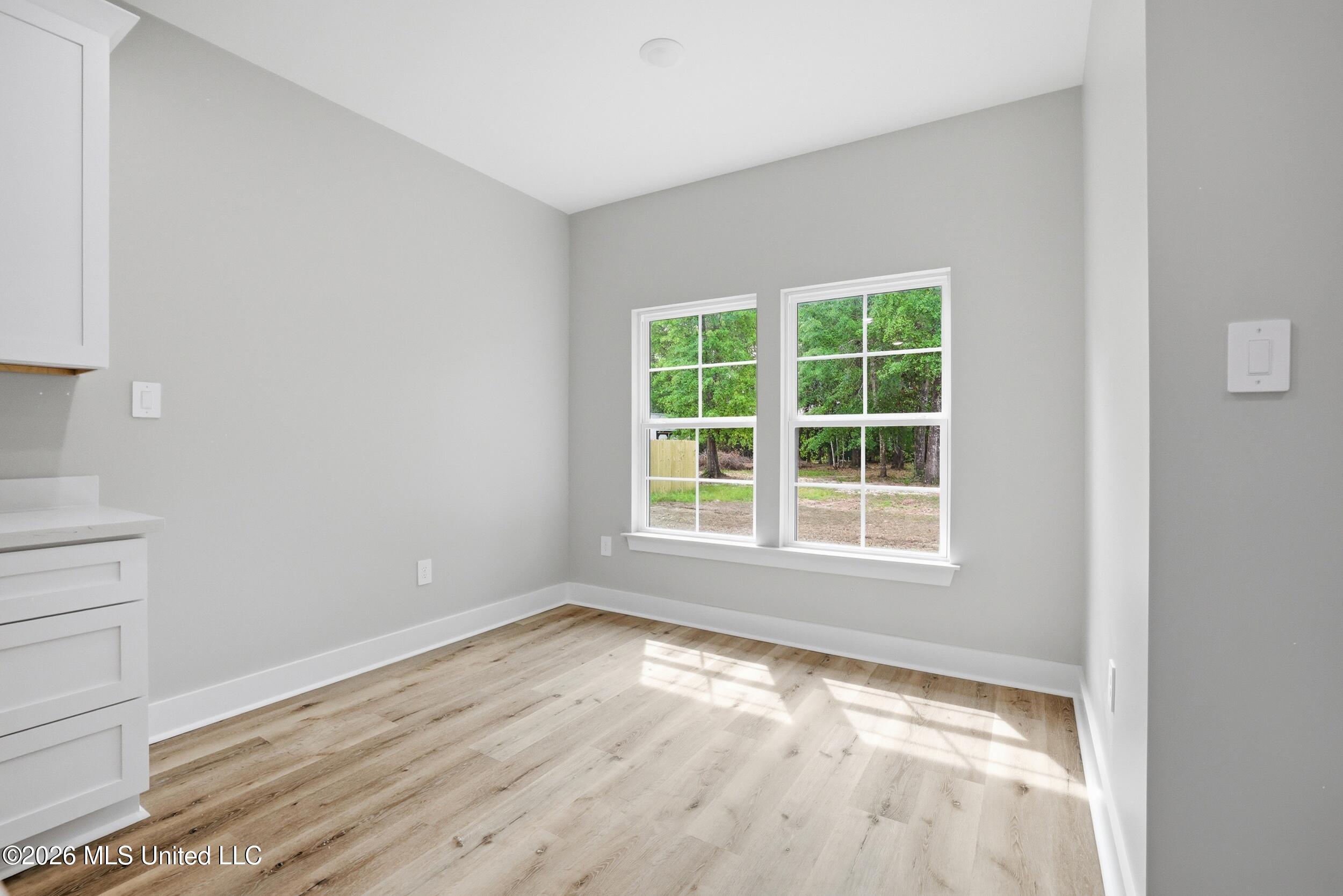 11068 Shorecrest Road Property Photo 5