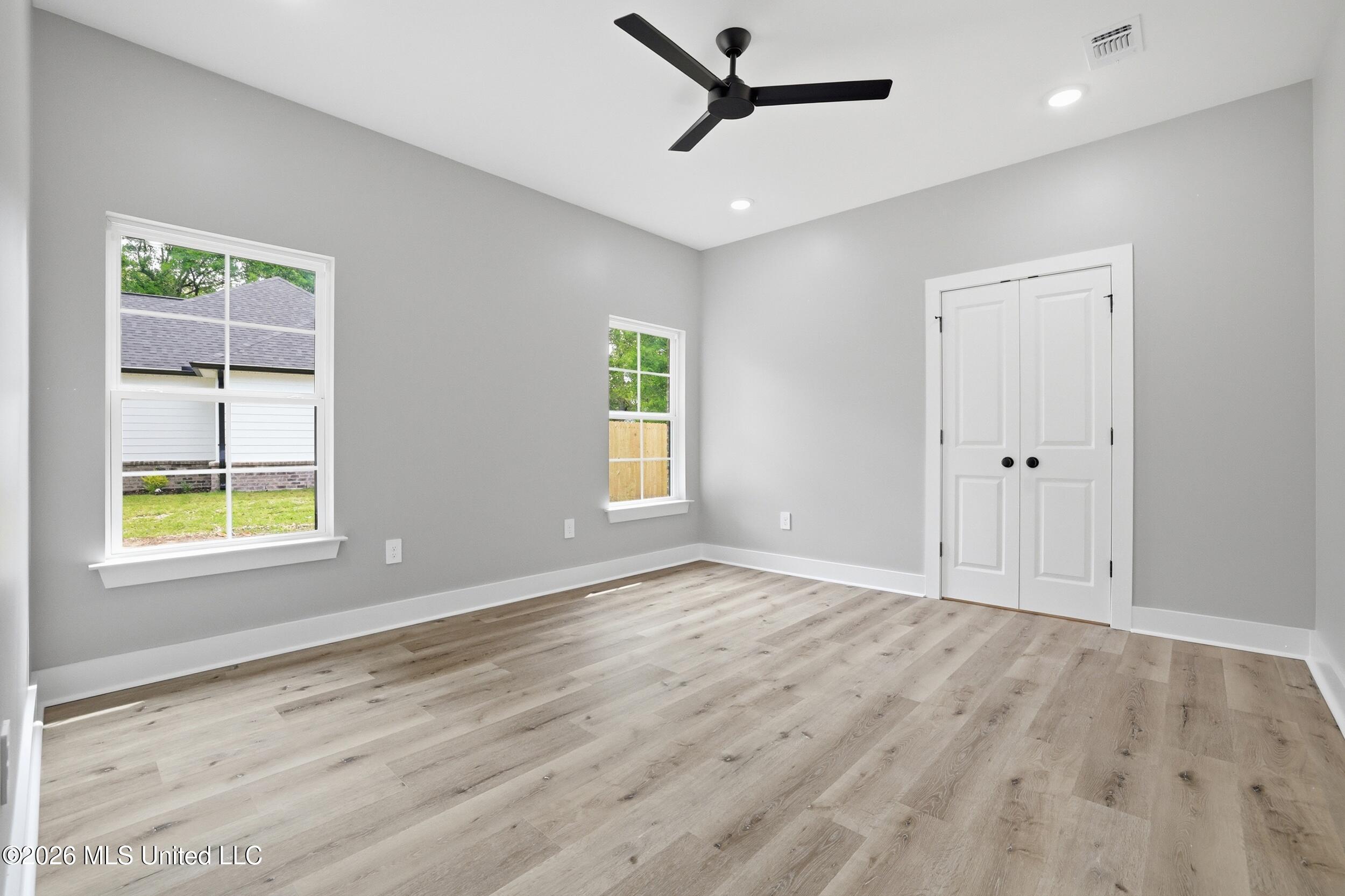 11068 Shorecrest Road Property Photo 9