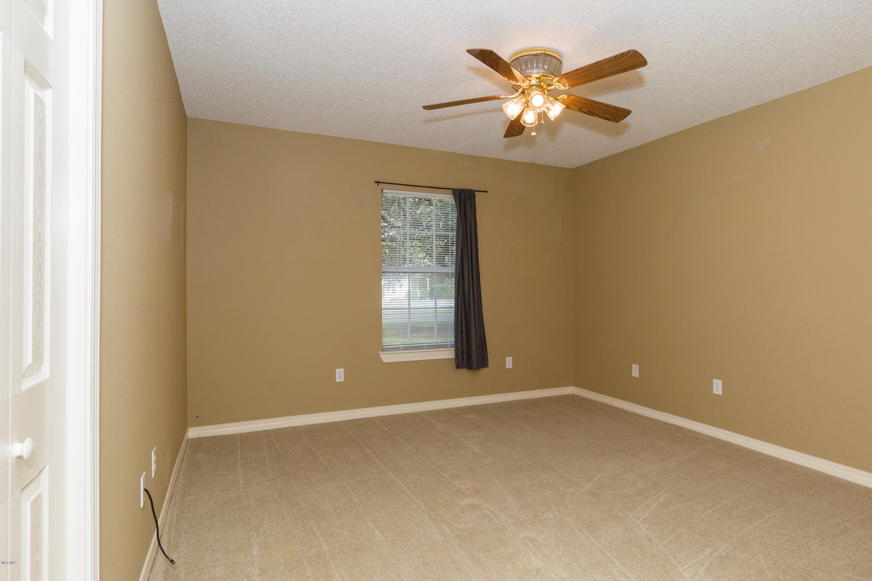701 Lewis Avenue Property Photo 8