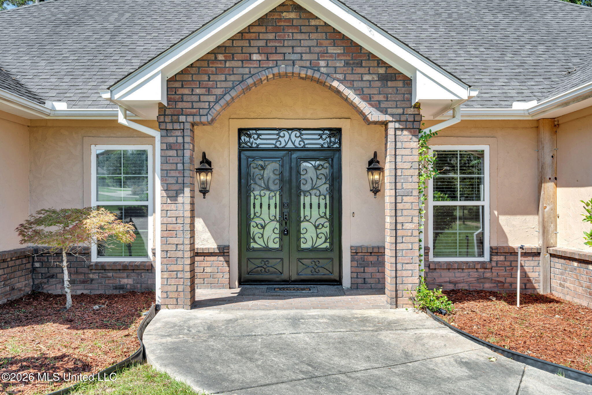 115 Village Lane Property Photo 4