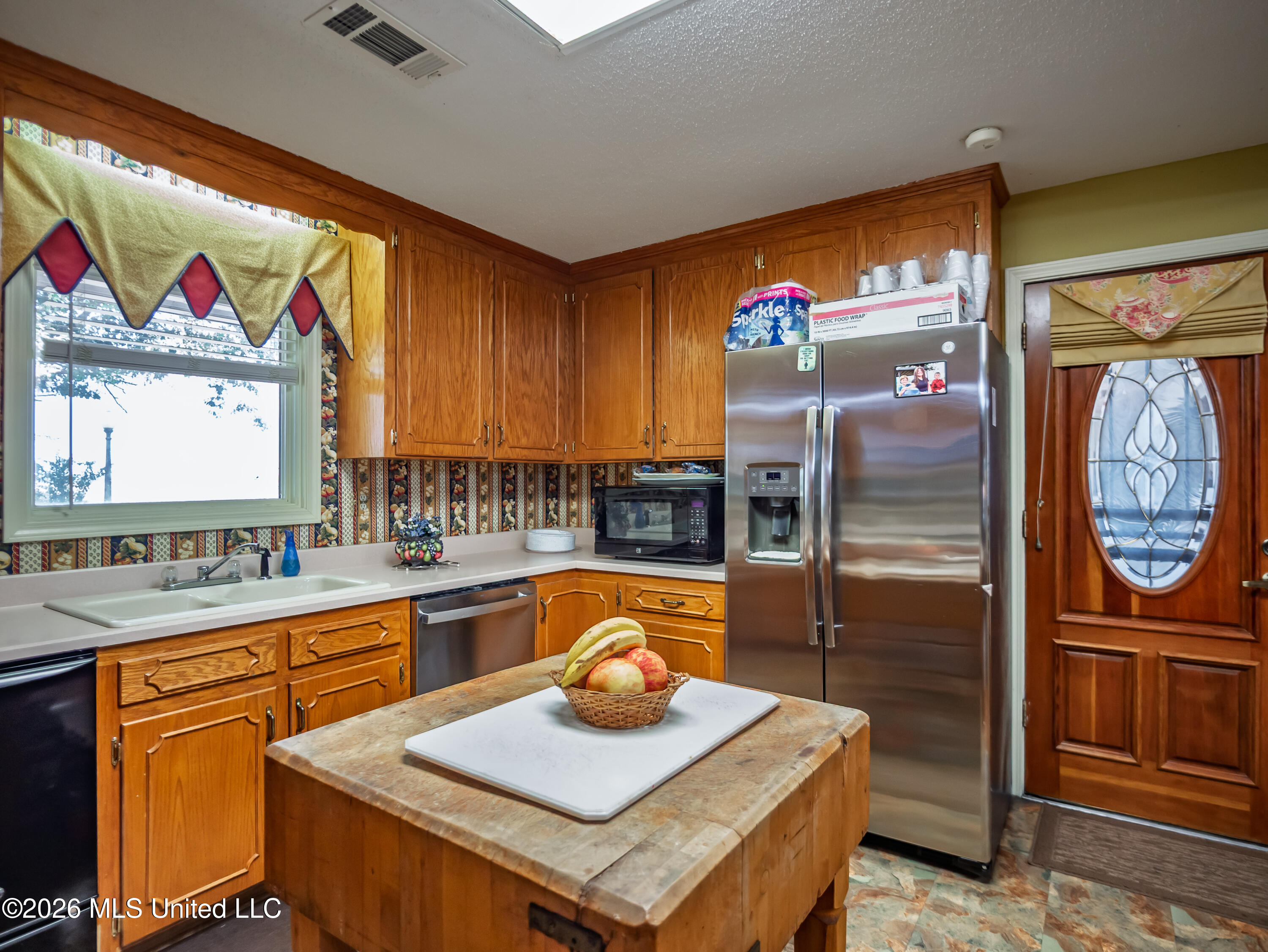 483 Lake Drive Property Photo 3