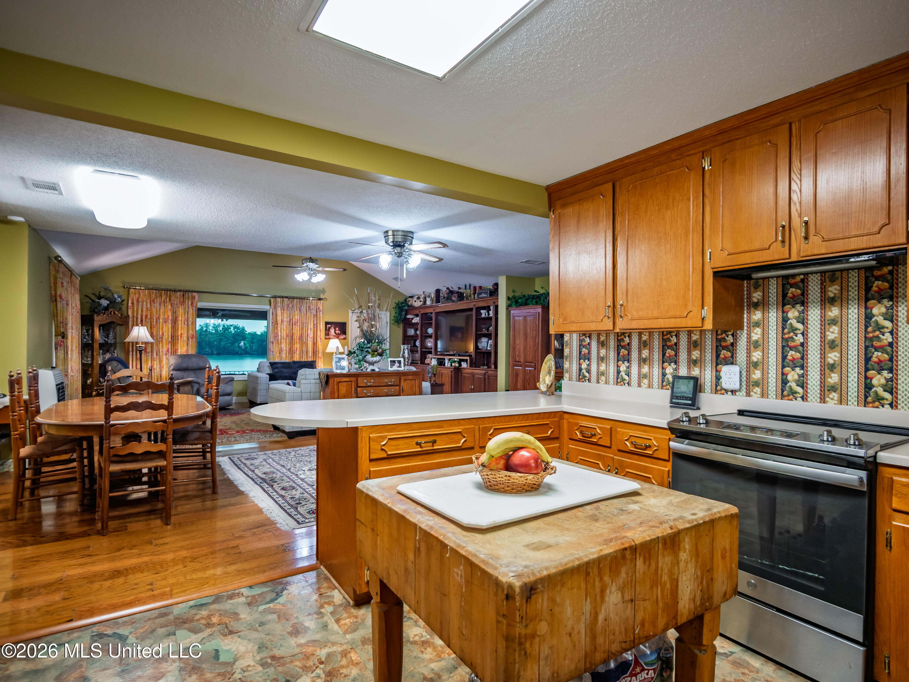 483 Lake Drive Property Photo 4