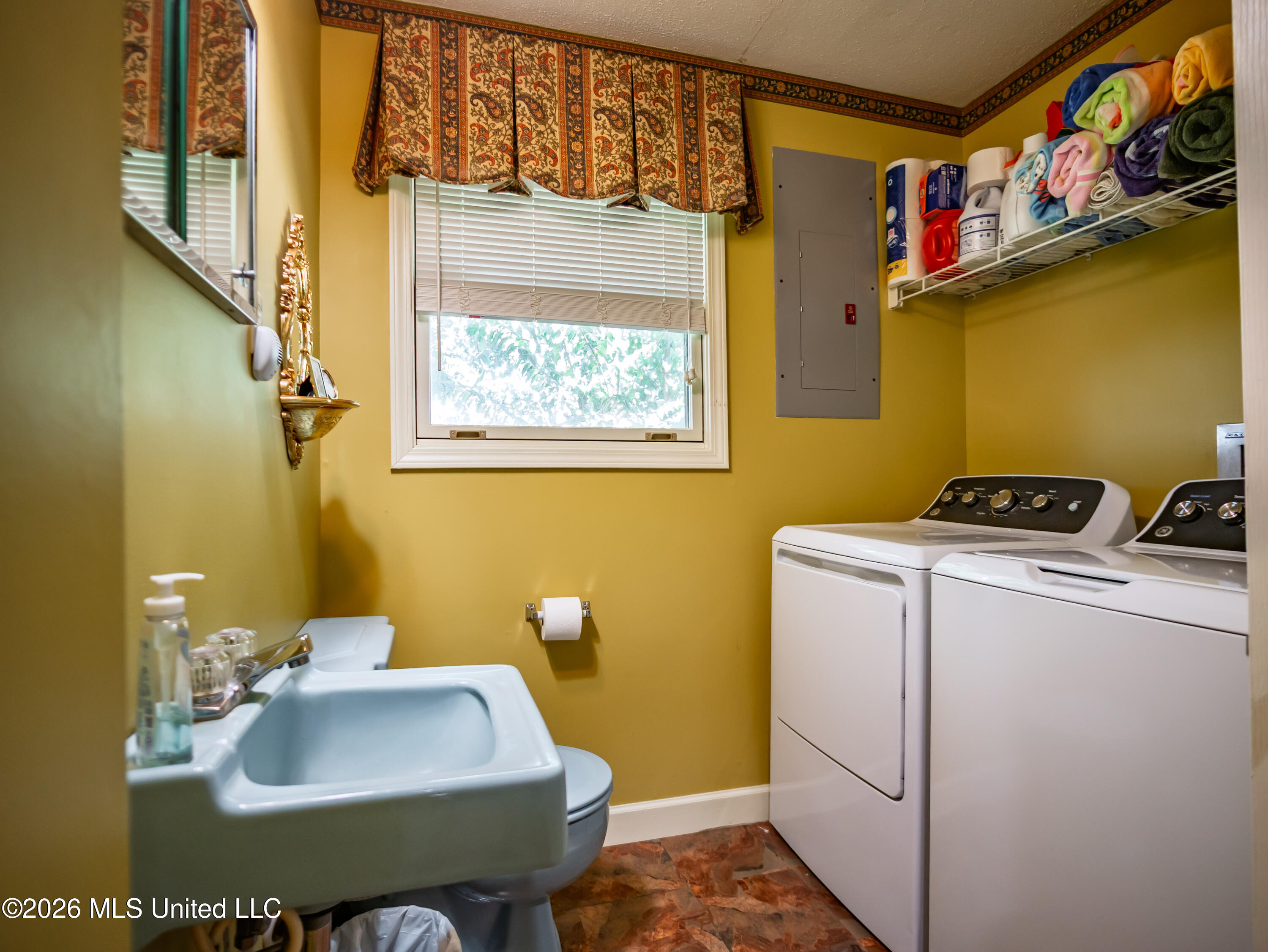 483 Lake Drive Property Photo 23