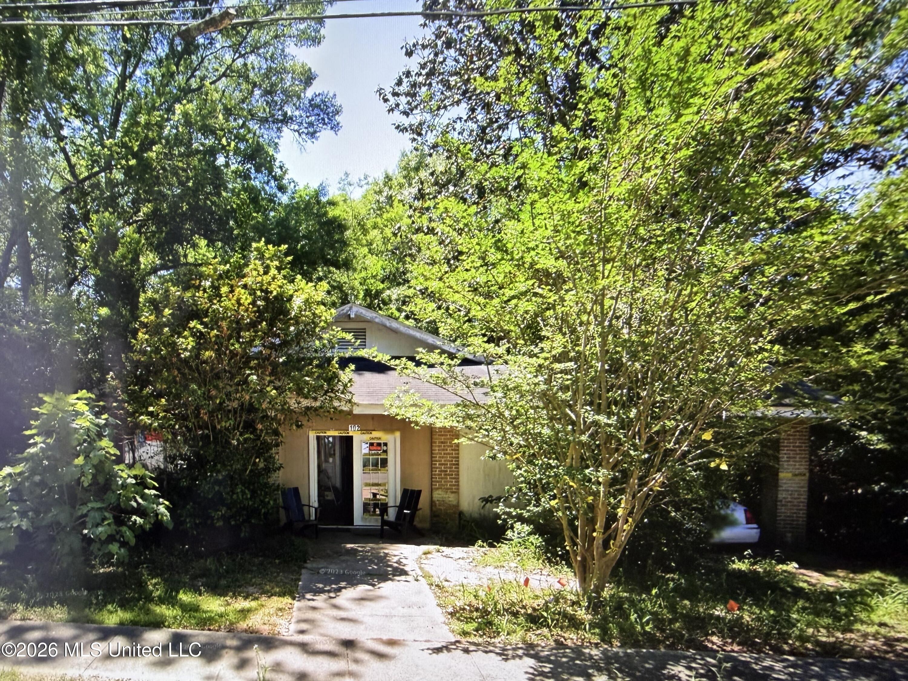 102 S Strahan Street Property Photo 1
