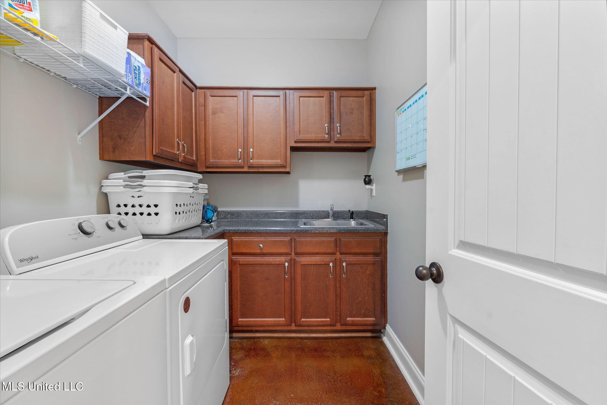 7247 Eastern Drive Property Photo 15