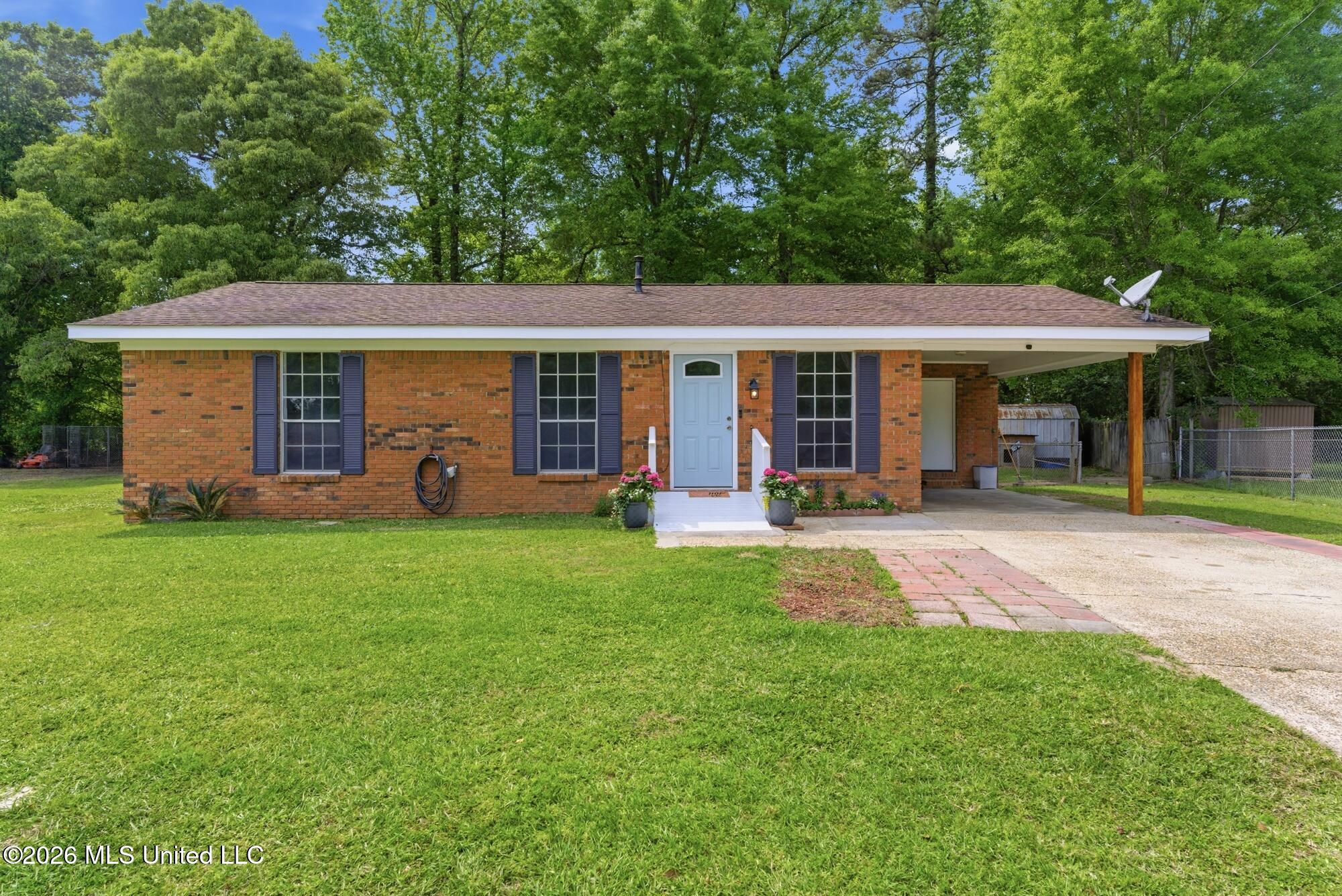 205 Woodside Drive Property Photo 1