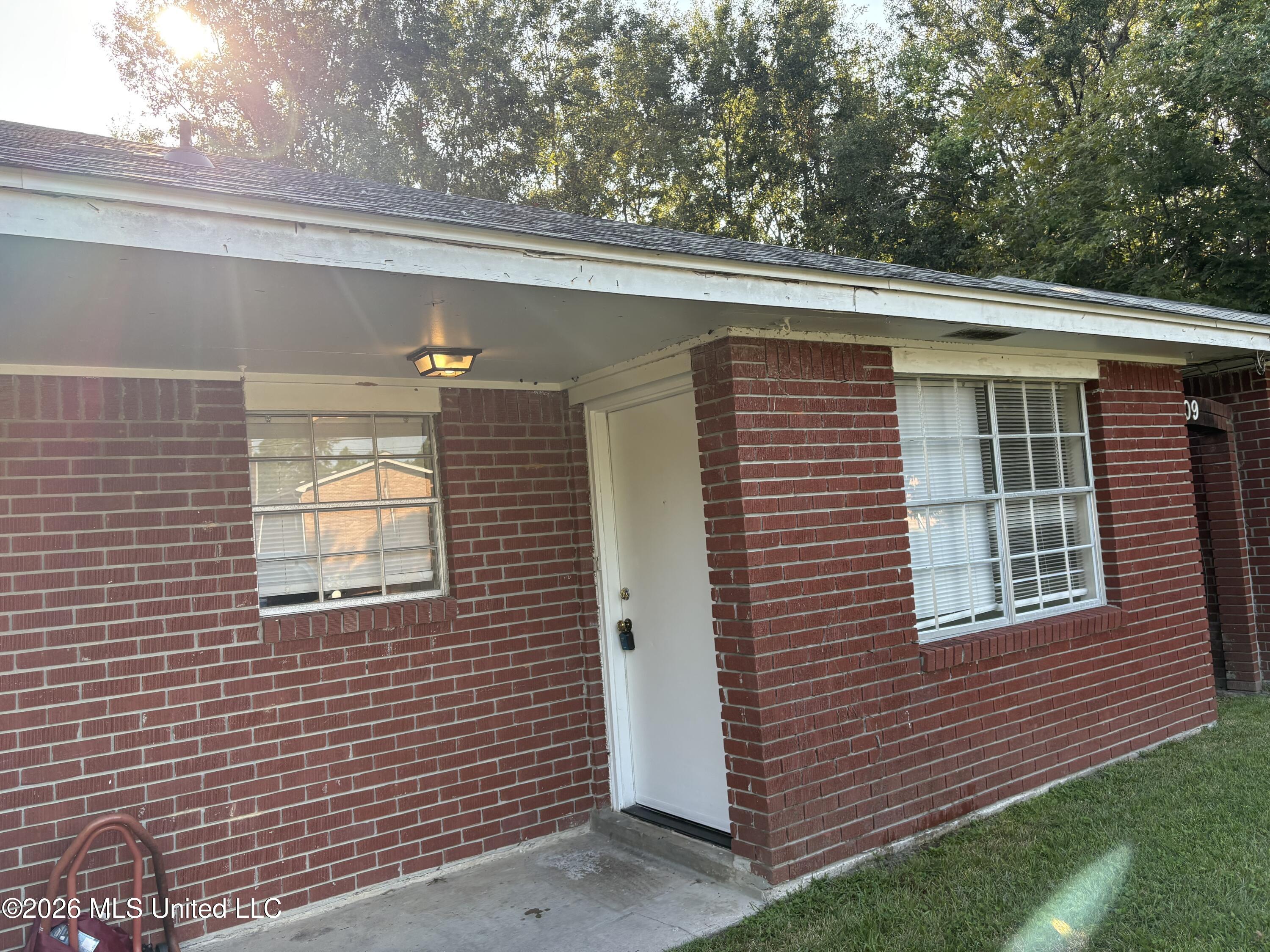 209 Lawler Avenue Property Photo 2