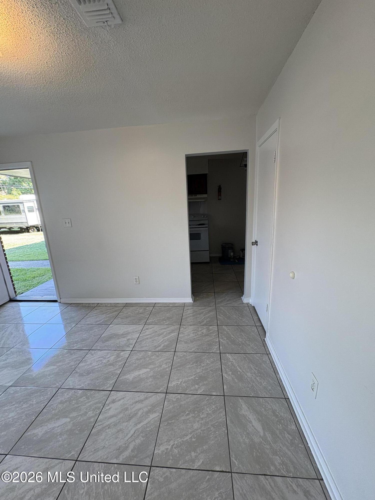 209 Lawler Avenue Property Photo 4