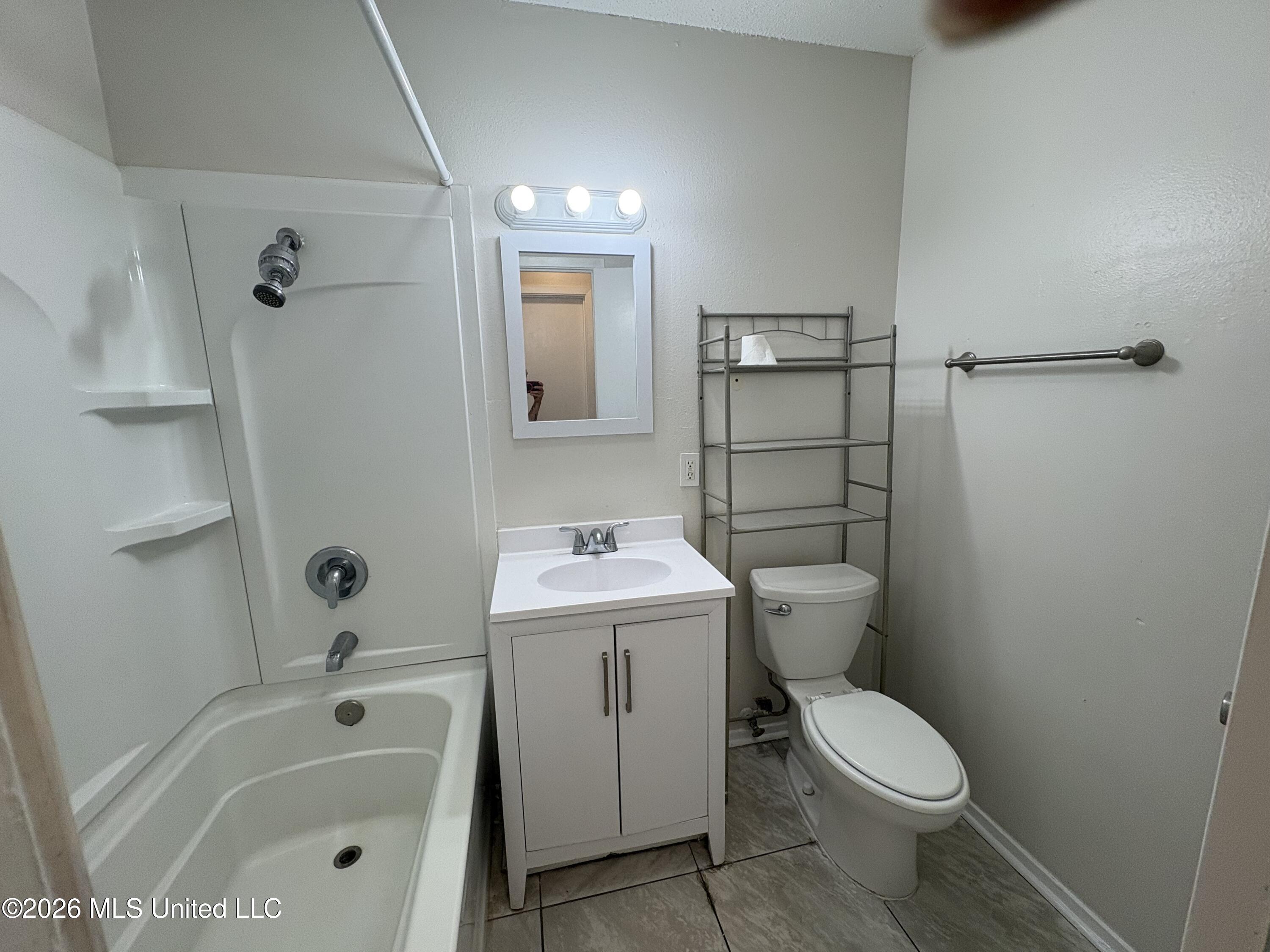 209 Lawler Avenue Property Photo 13
