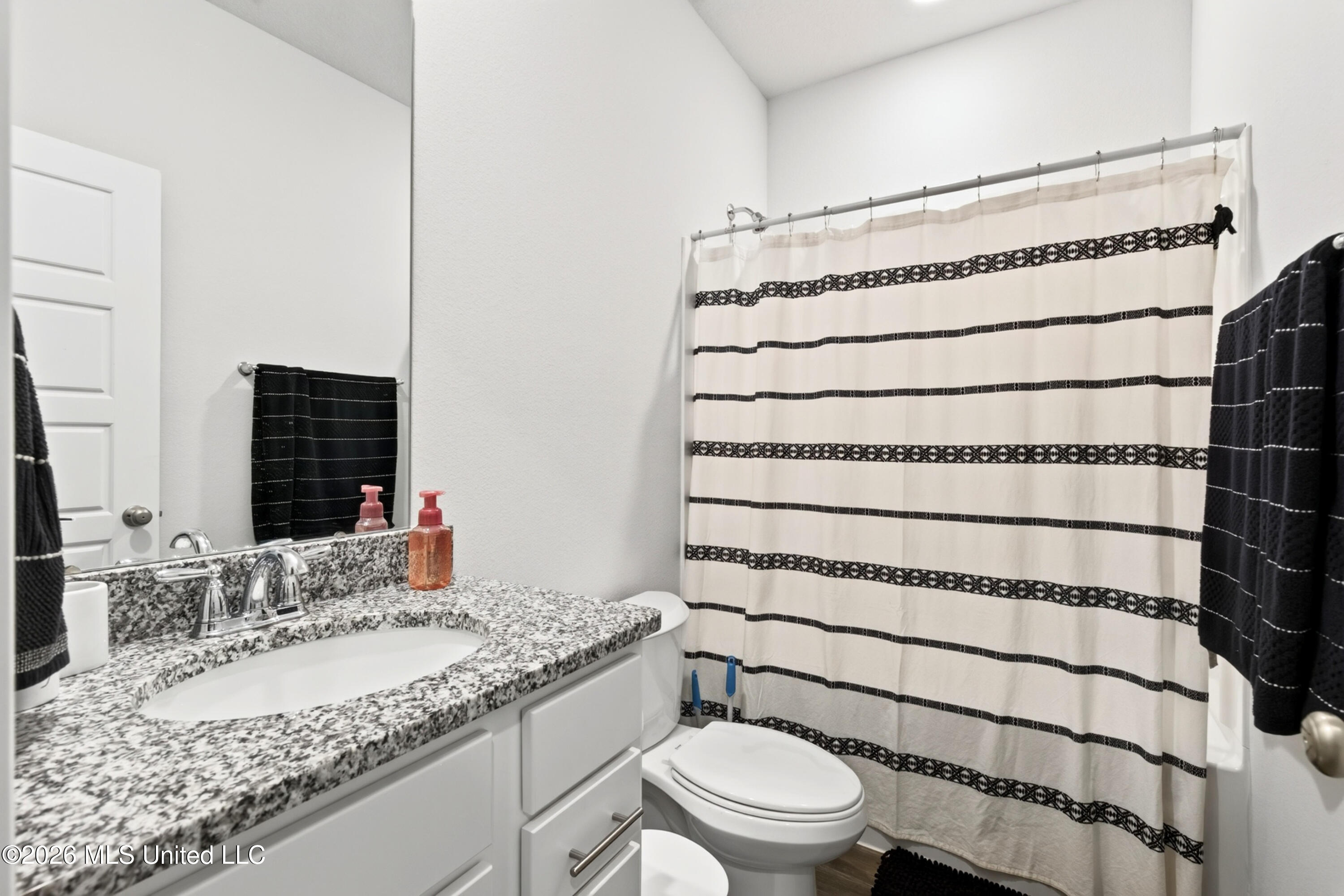 17920 Kelso Drive Property Photo 22