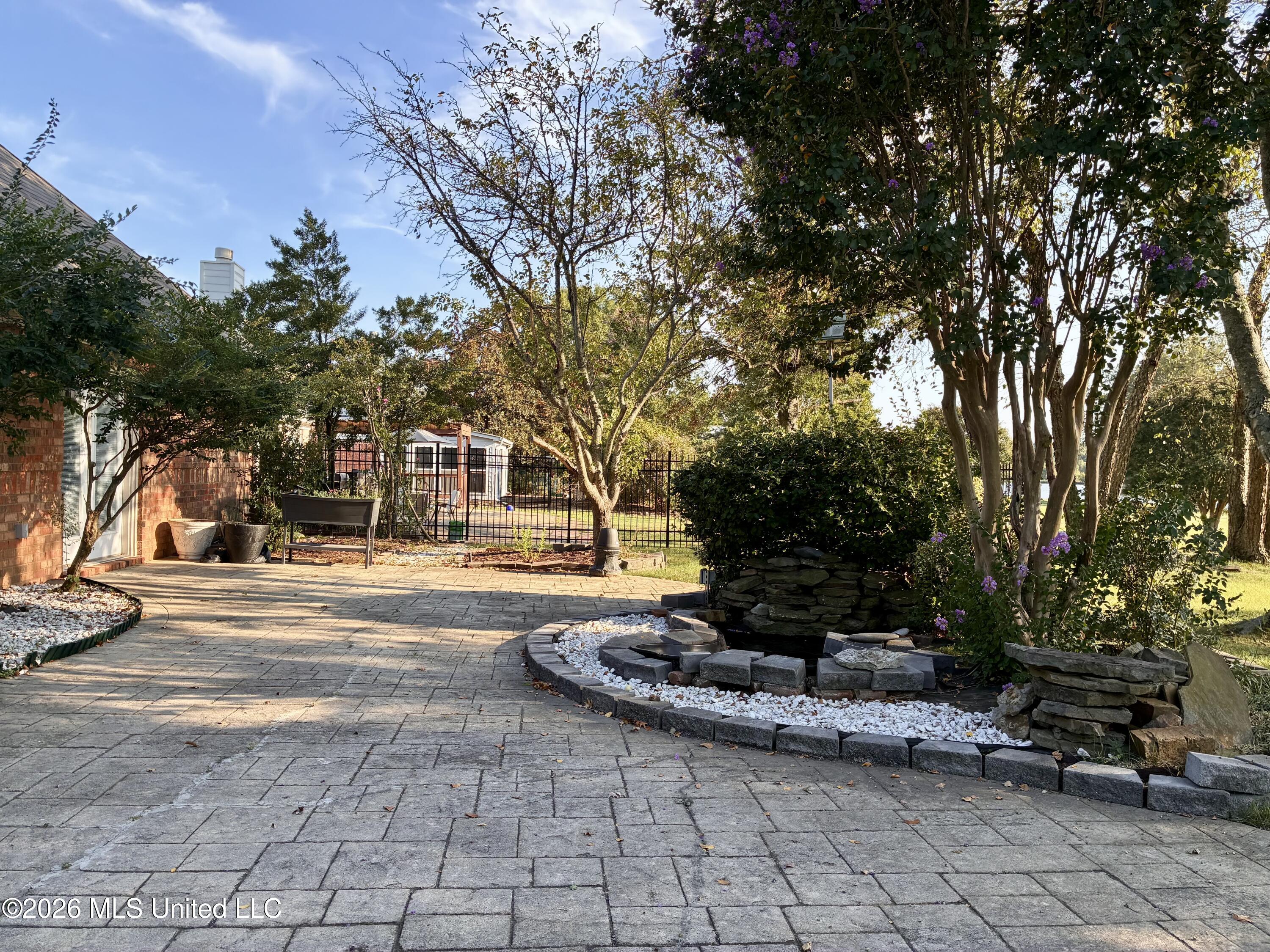 8327 Waverly Cove Property Photo 11