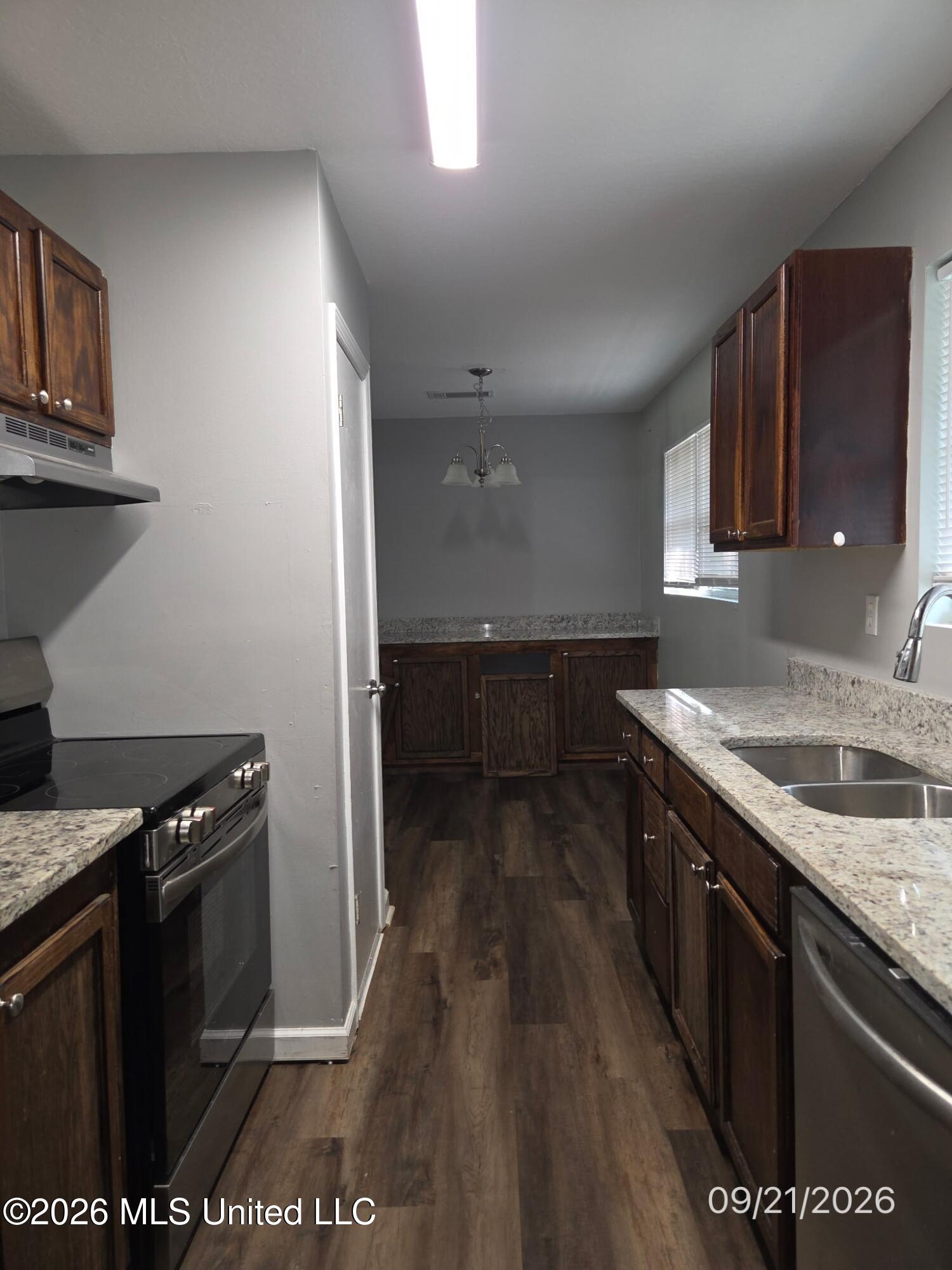 530 Brown Street Property Photo 8