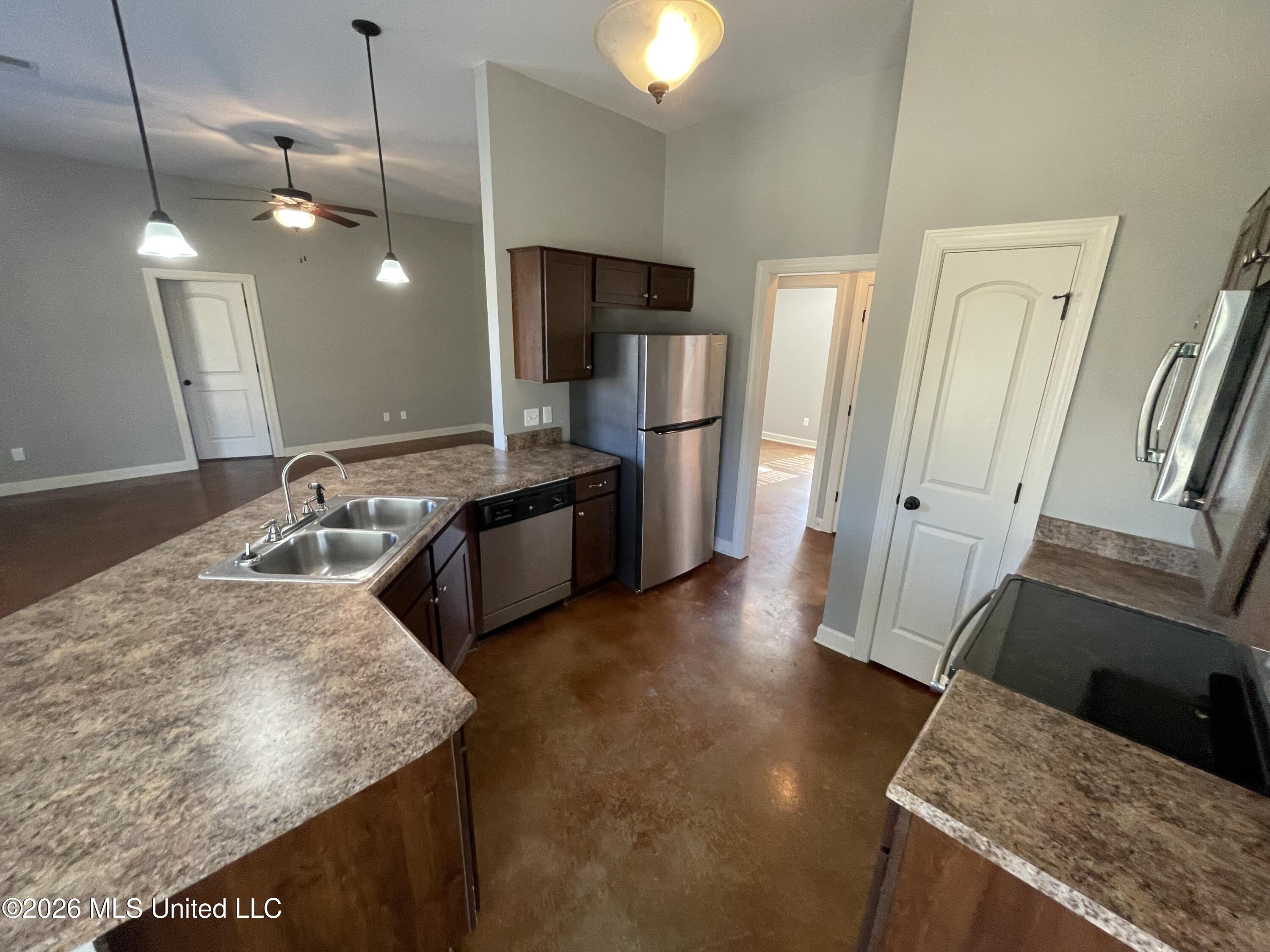 8723 Smith Ranch Drive Property Photo 4